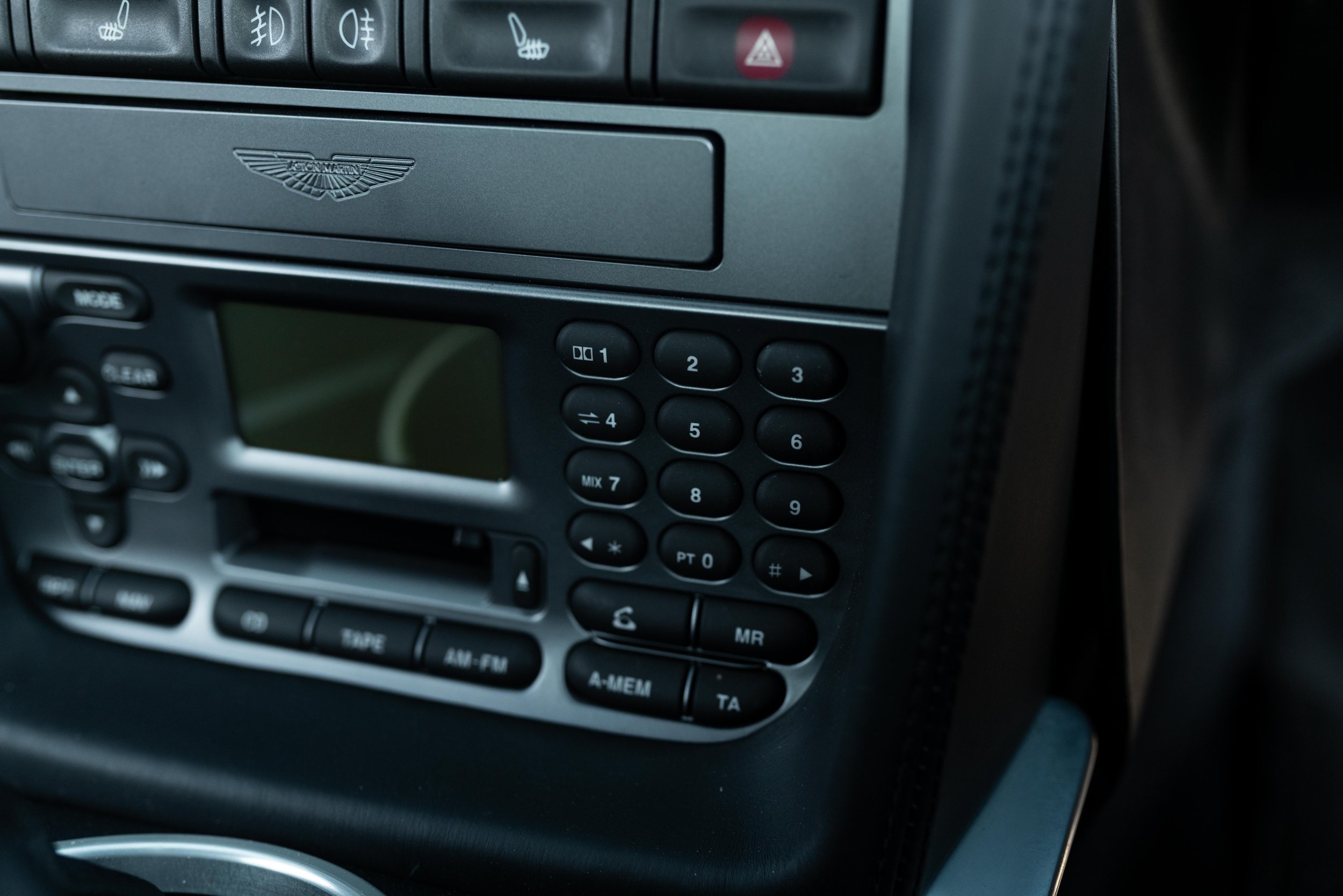 astonmartinvanquish-110.jpg