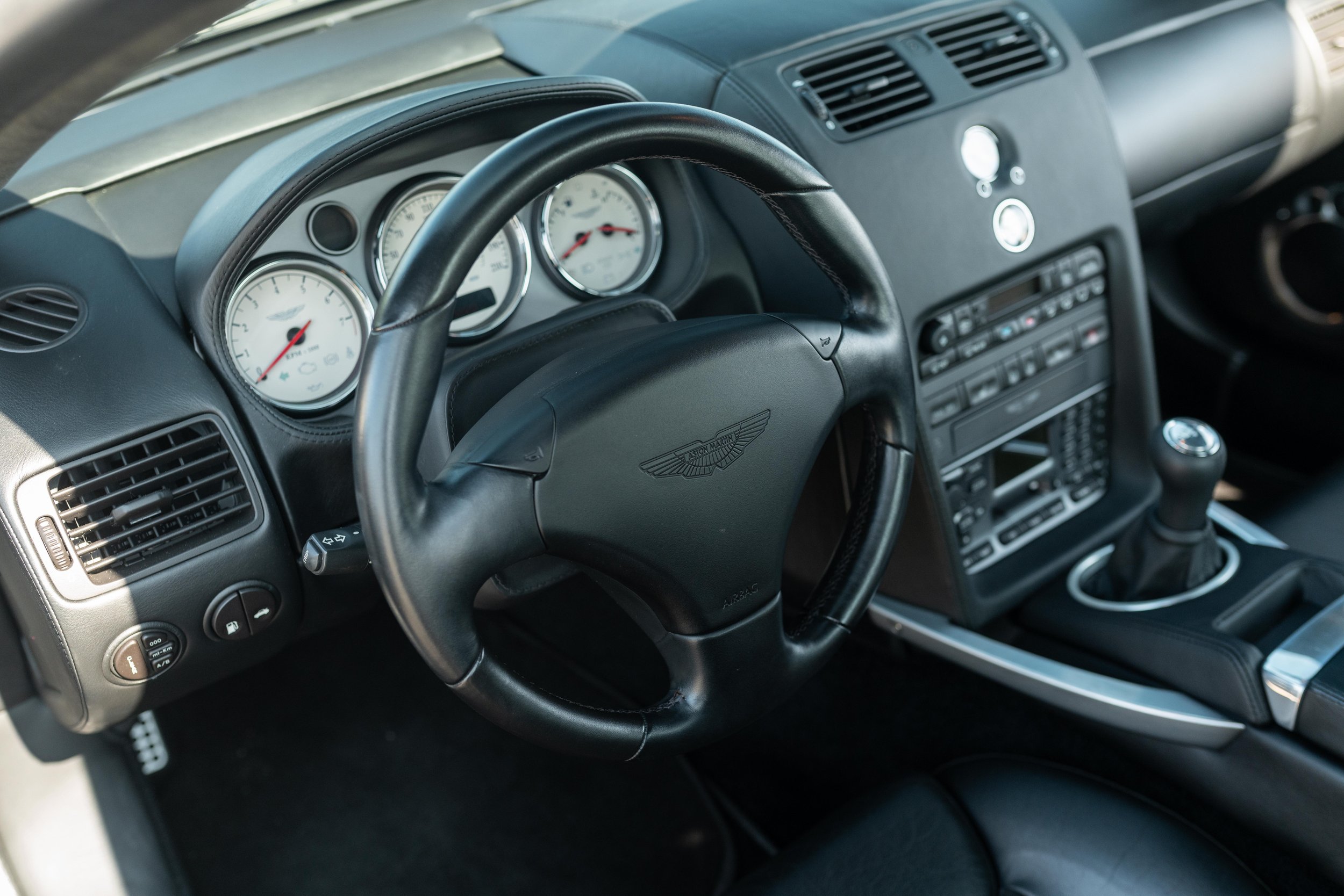 astonmartinvanquish-116.jpg