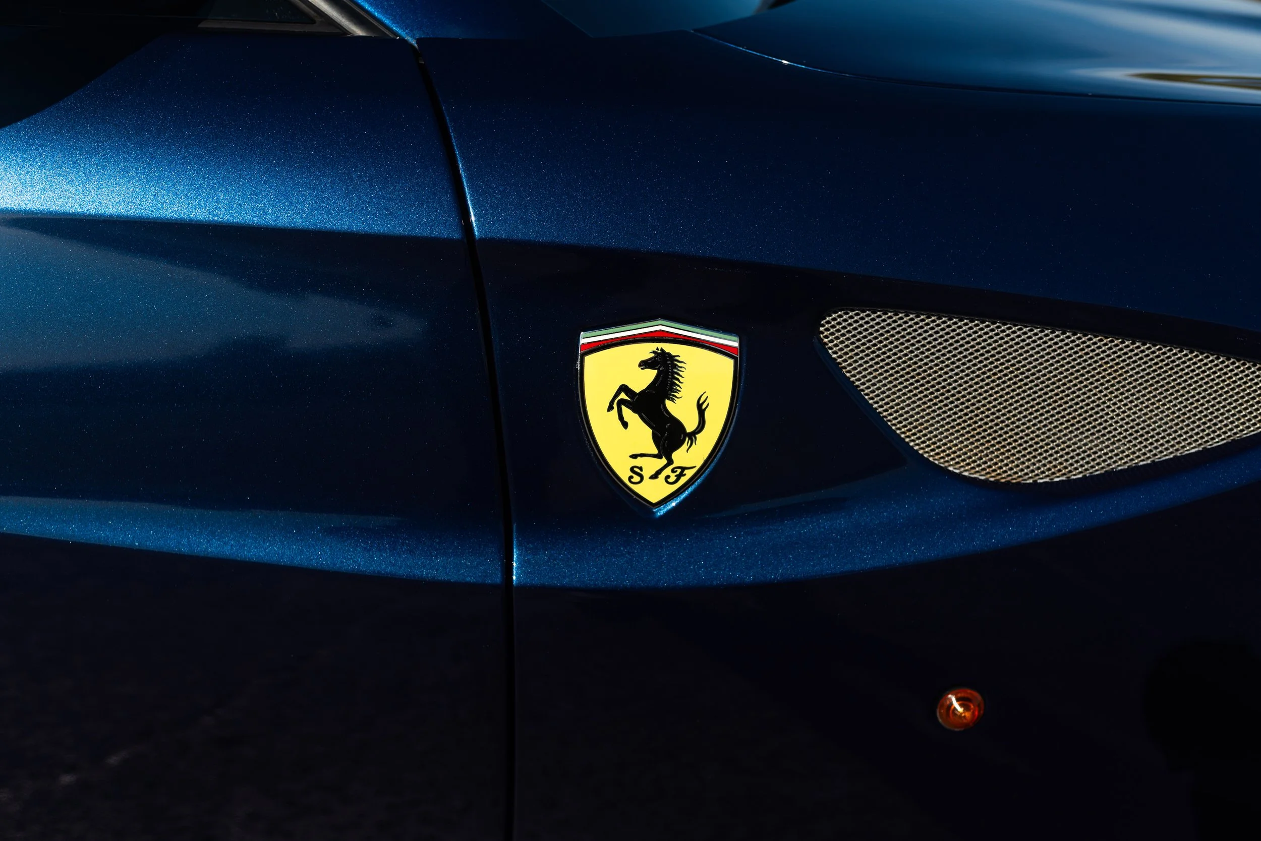 ferrrari ff-192.jpg