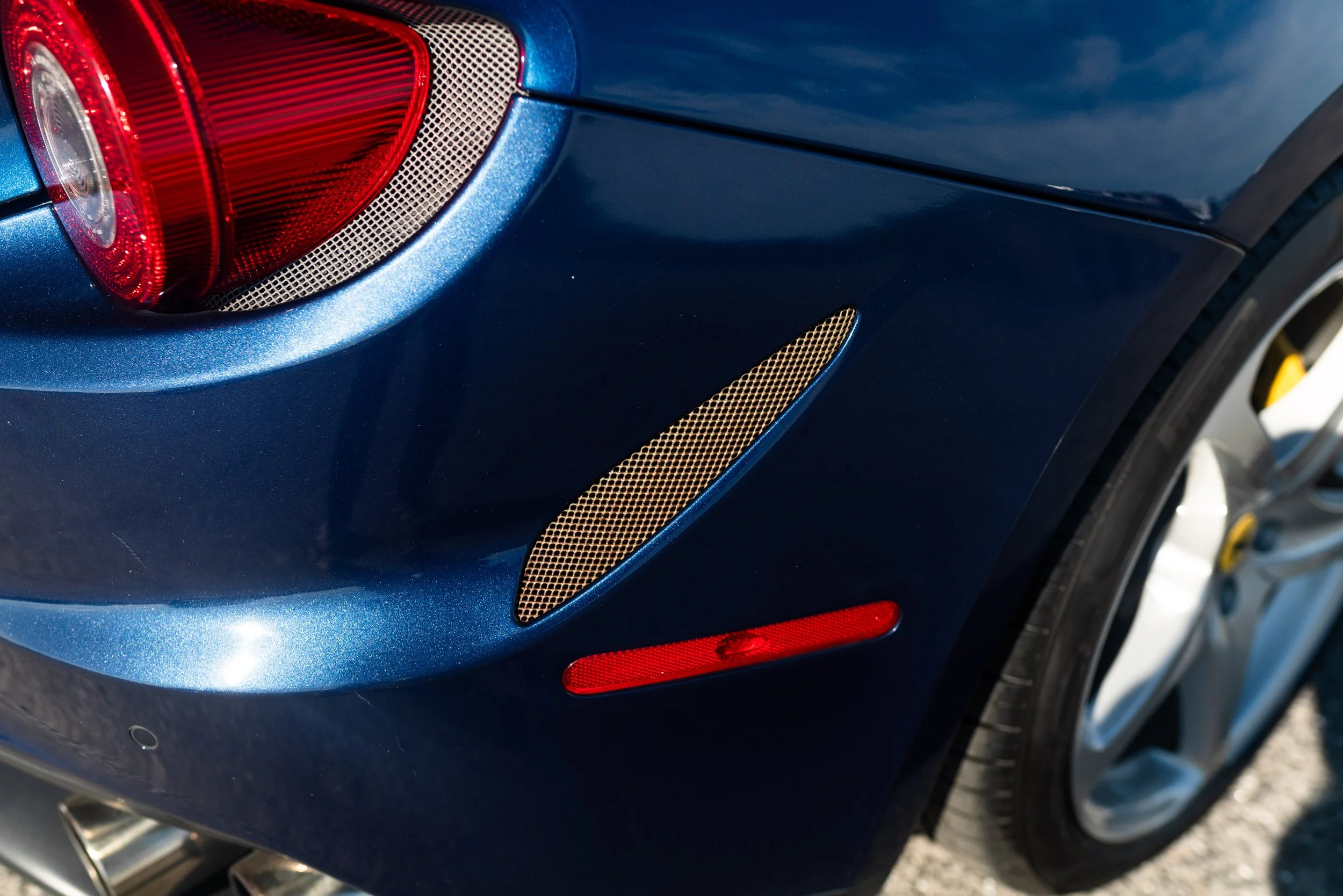ferrrari ff-227.jpg