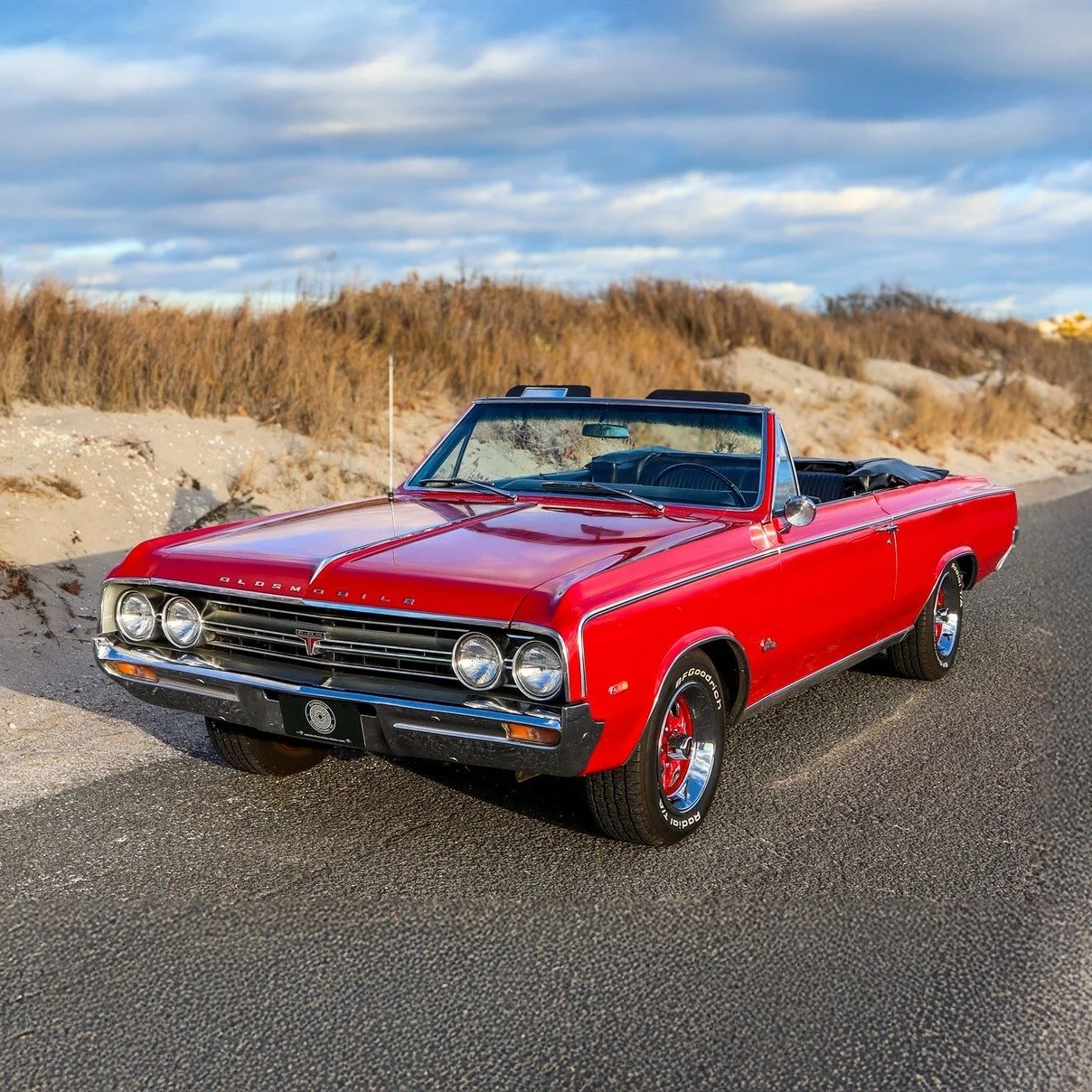 New arrival: 1964 Oldsmobile 442 Cutlass Convertible
This is a beautifully preserved example finished in Spectra Red and upgraded with a 442 V8 paired to a 4-speed manual. This F-85 Cutlass delivers classic early muscle character with an engaging, pe