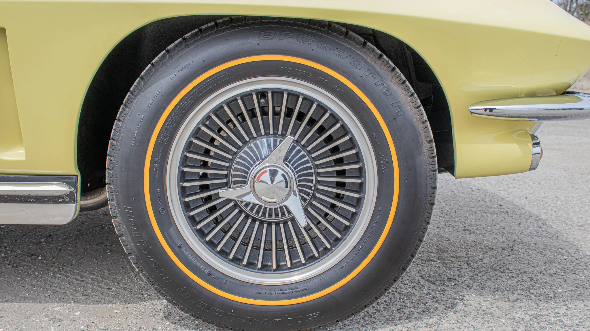 1965 Chevrolet Corvette-9.jpg
