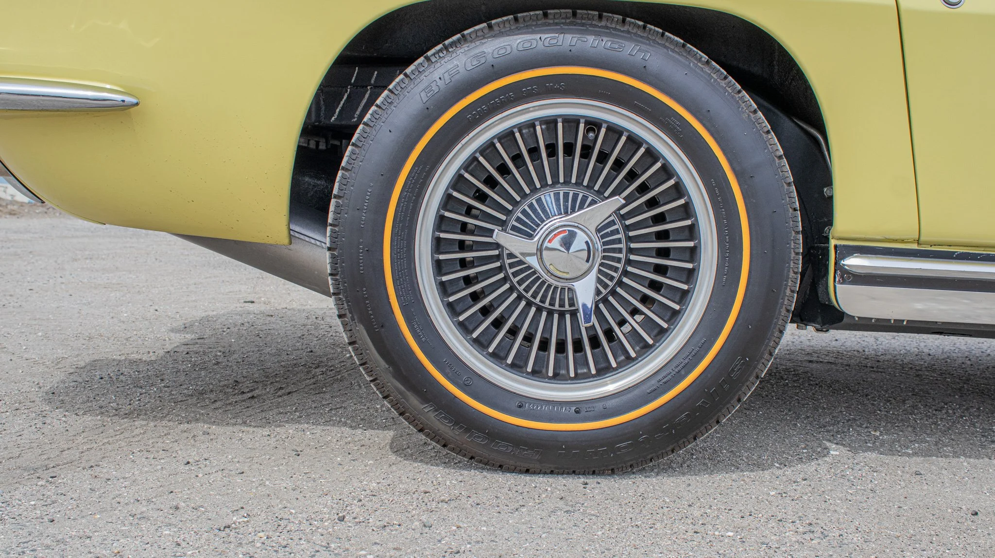 1965 Chevrolet Corvette-10.jpg