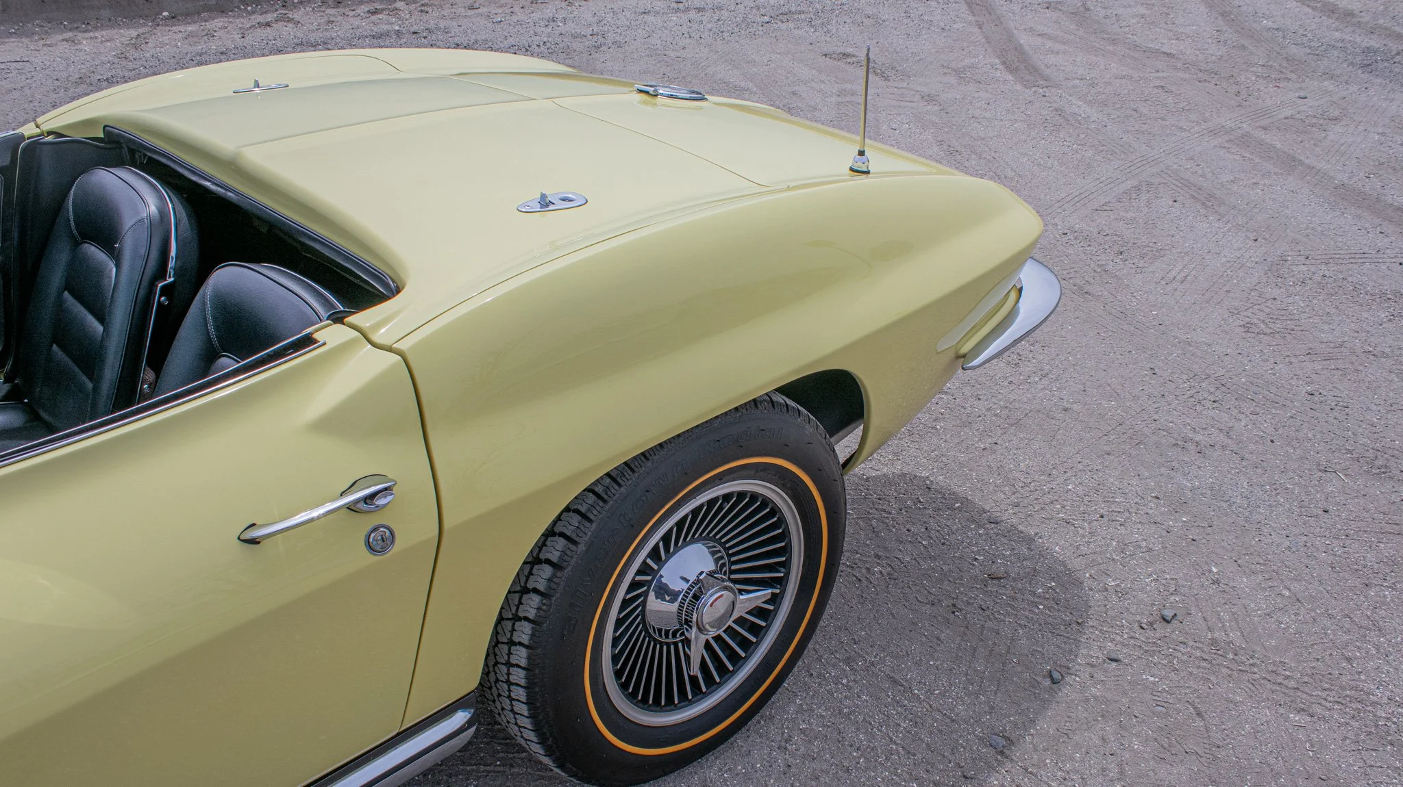 1965 Chevrolet Corvette-13.jpg