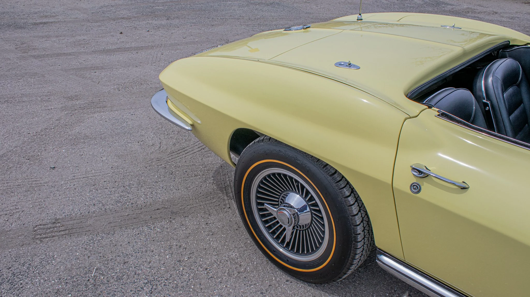 1965 Chevrolet Corvette-14.jpg