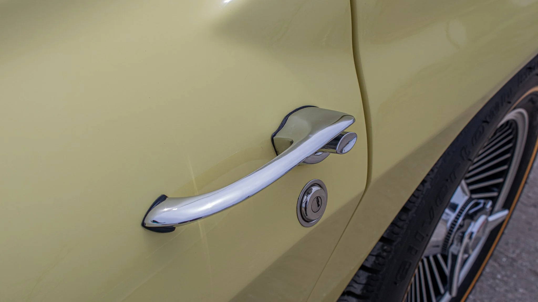 1965 Chevrolet Corvette-23.jpg