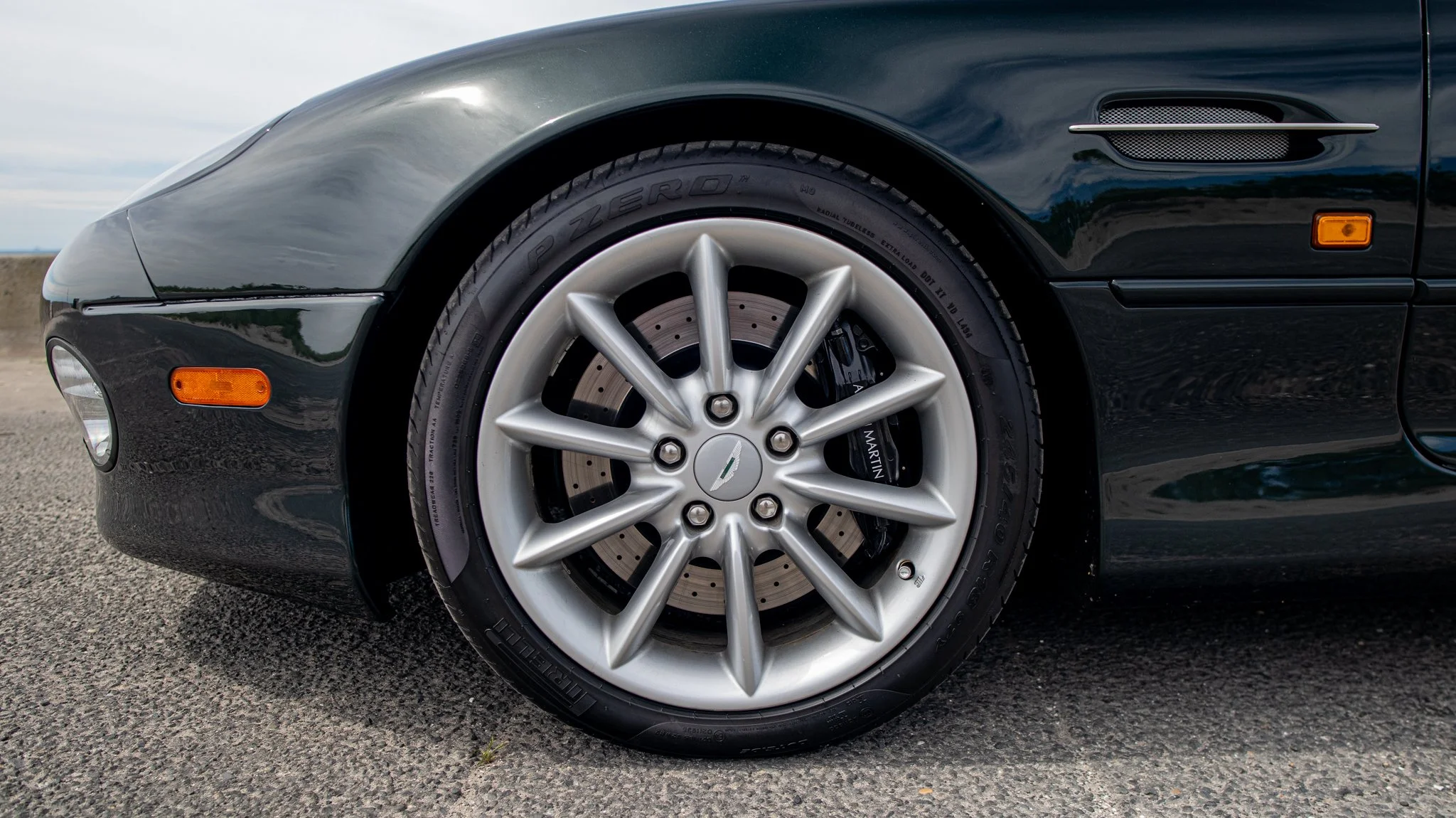 2000 Aston Martin DB7-007.jpg