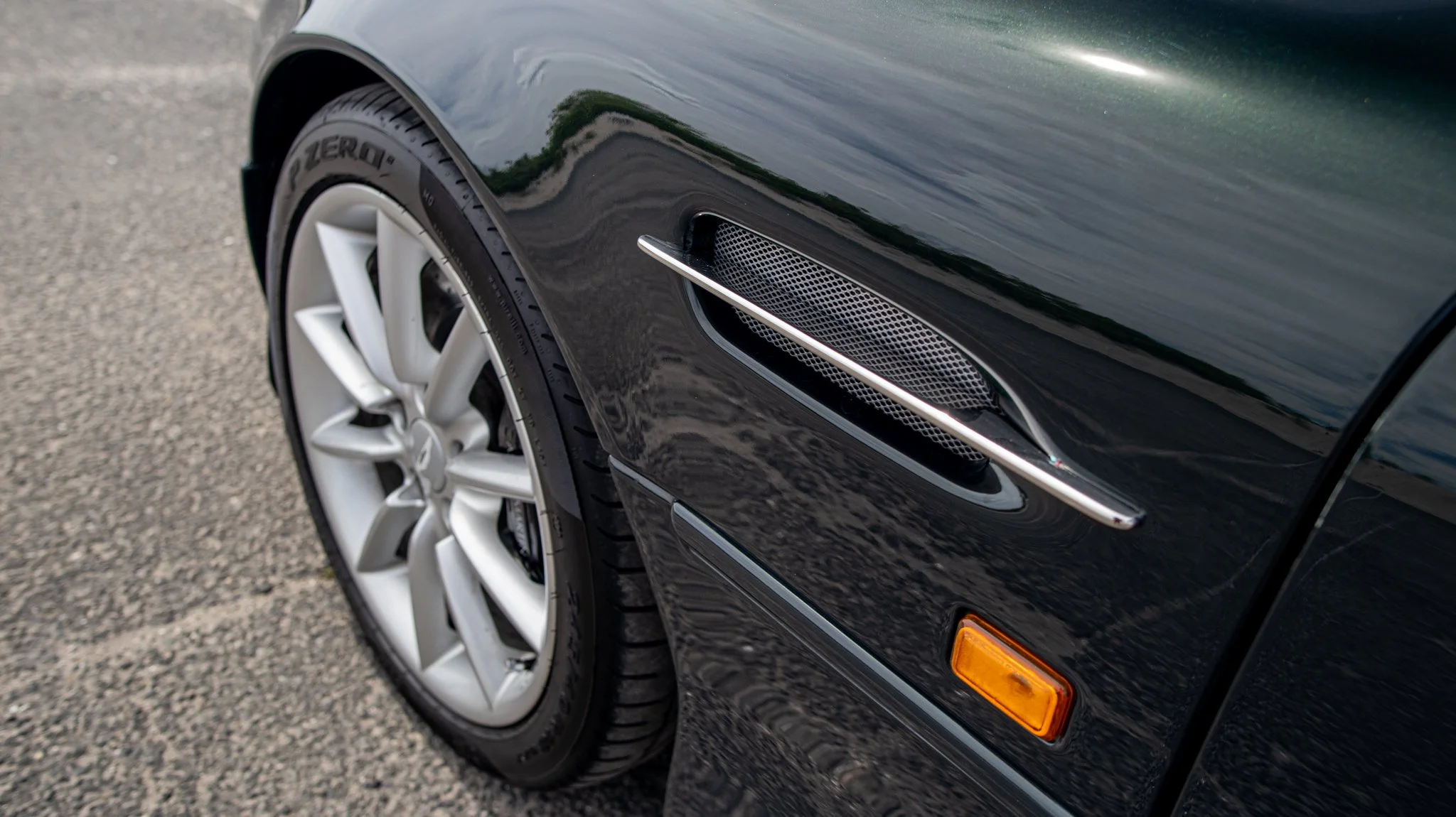 2000 Aston Martin DB7-009.jpg