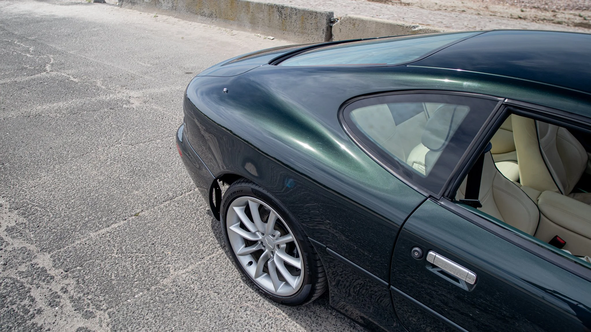 2000 Aston Martin DB7-045.jpg