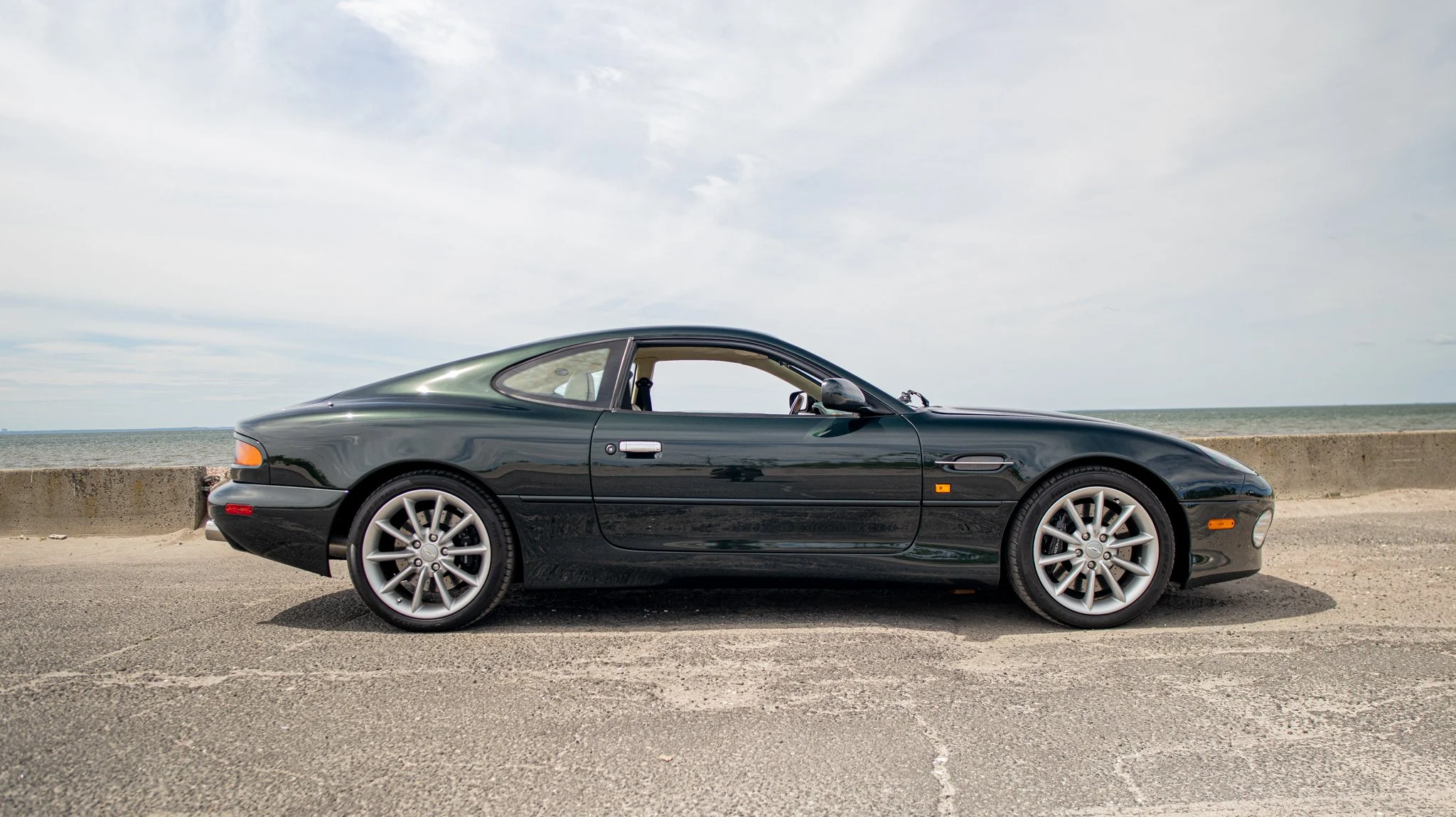 2000 Aston Martin DB7-046.jpg