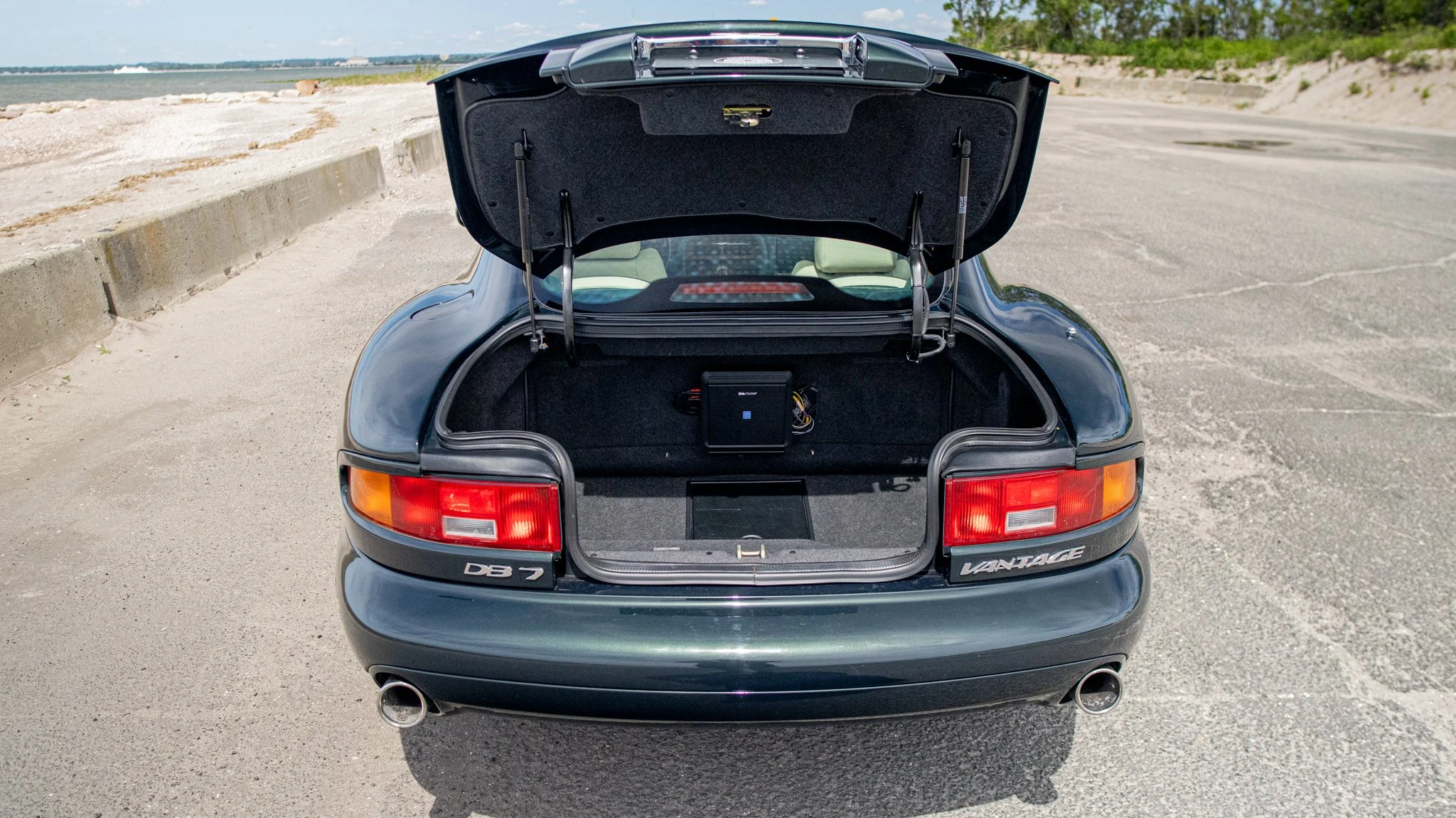 2000 Aston Martin DB7-047.jpg