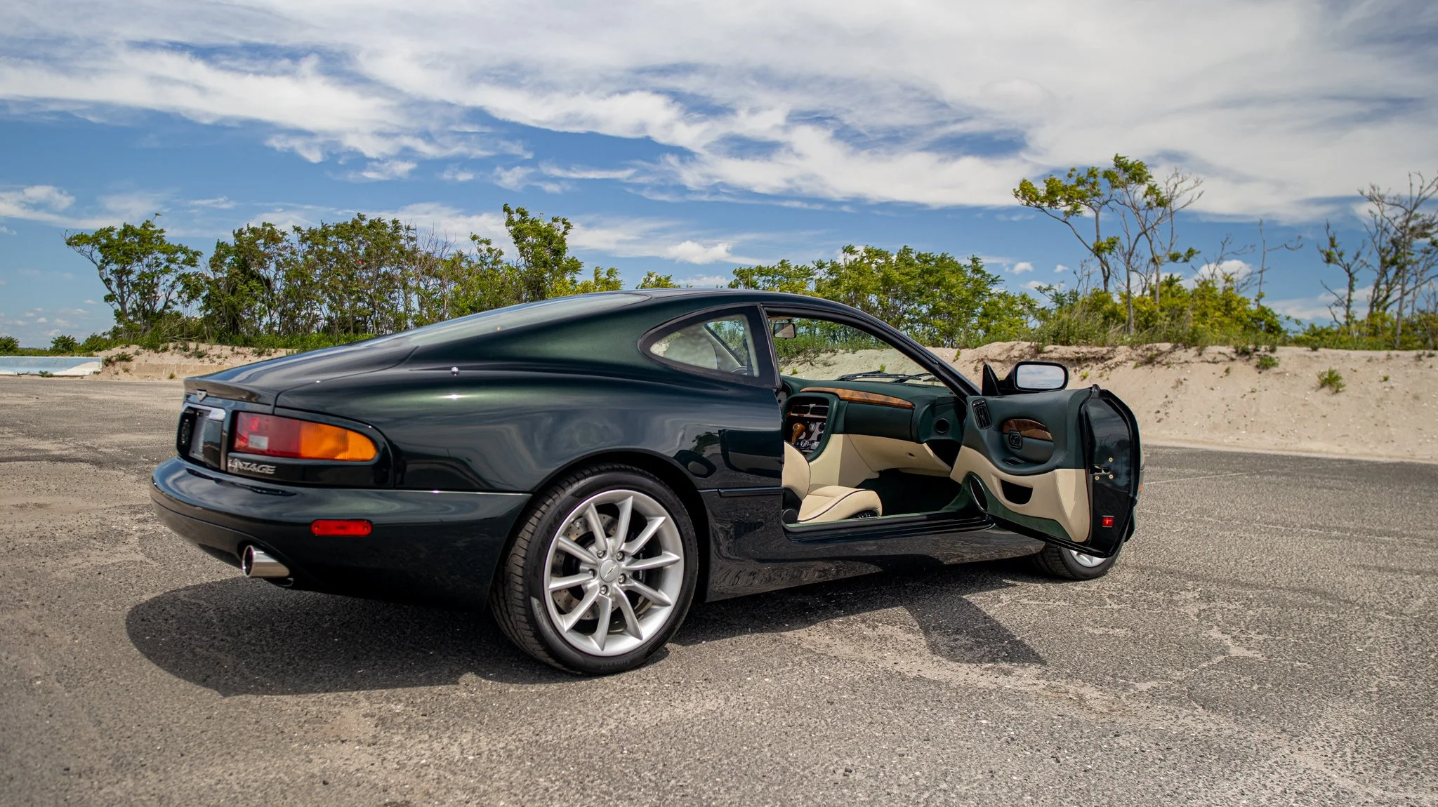 2000 Aston Martin DB7-068.jpg