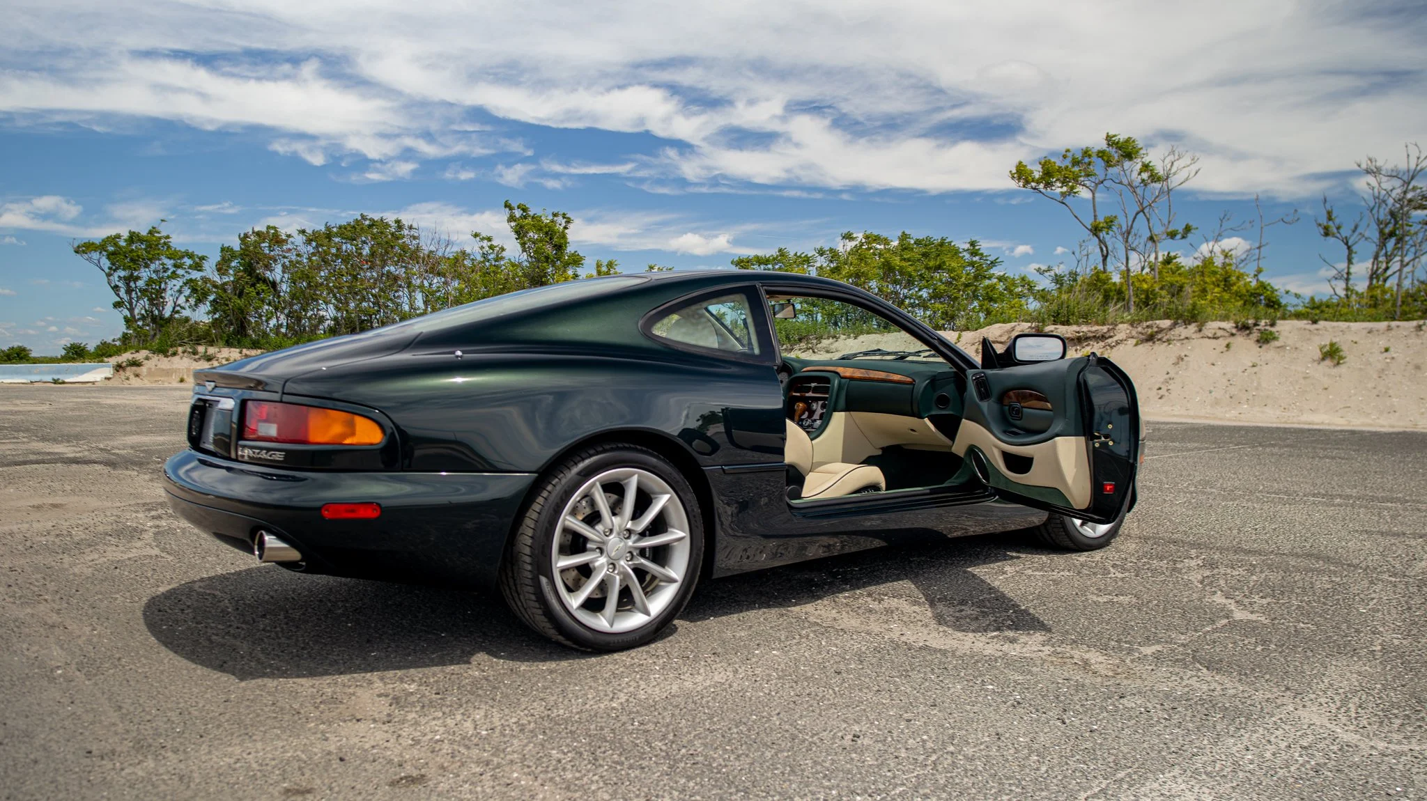 2000 Aston Martin DB7-069.jpg