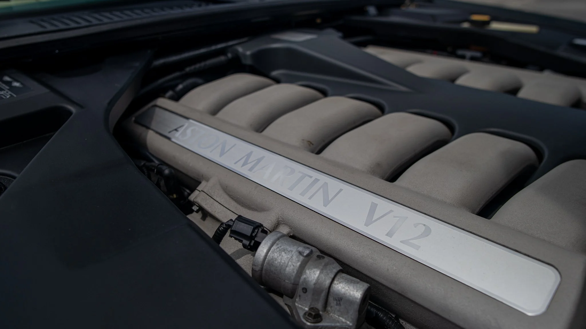 2000 Aston Martin DB7-097.jpg