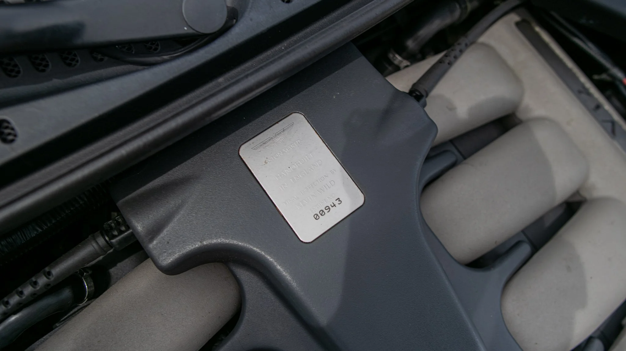 2000 Aston Martin DB7-100.jpg