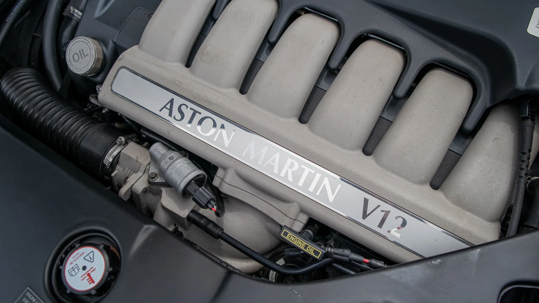 2000 Aston Martin DB7-104.jpg