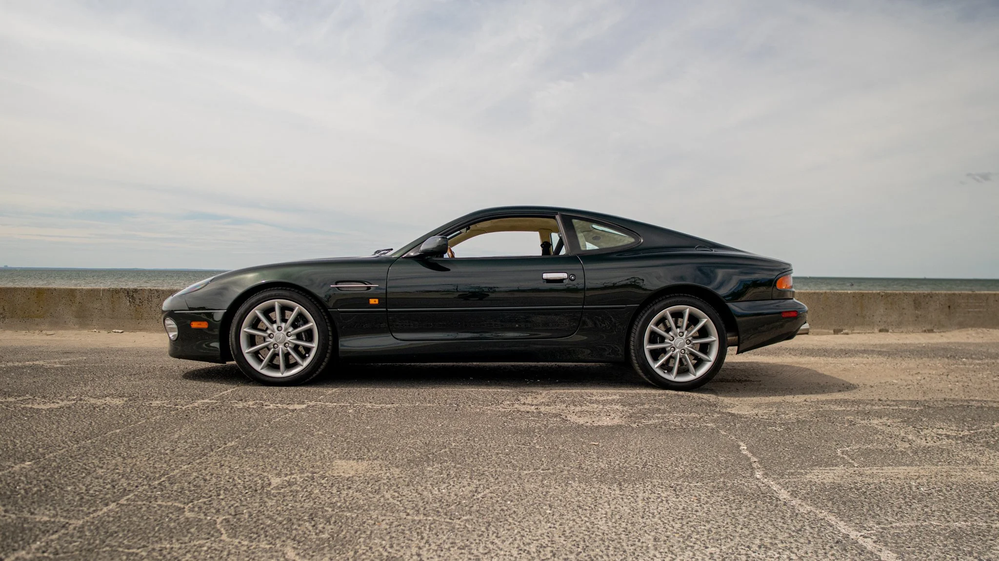 2000 Aston Martin DB7-001.jpg