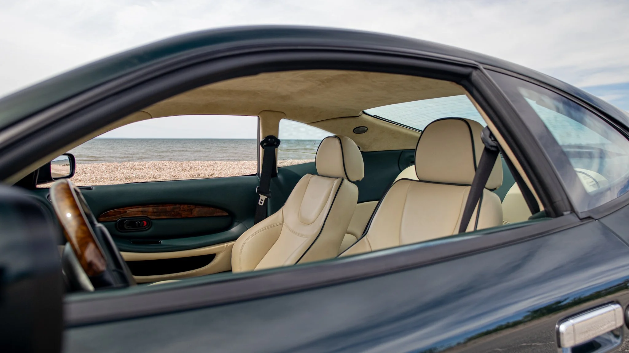 2000 Aston Martin DB7-004.jpg