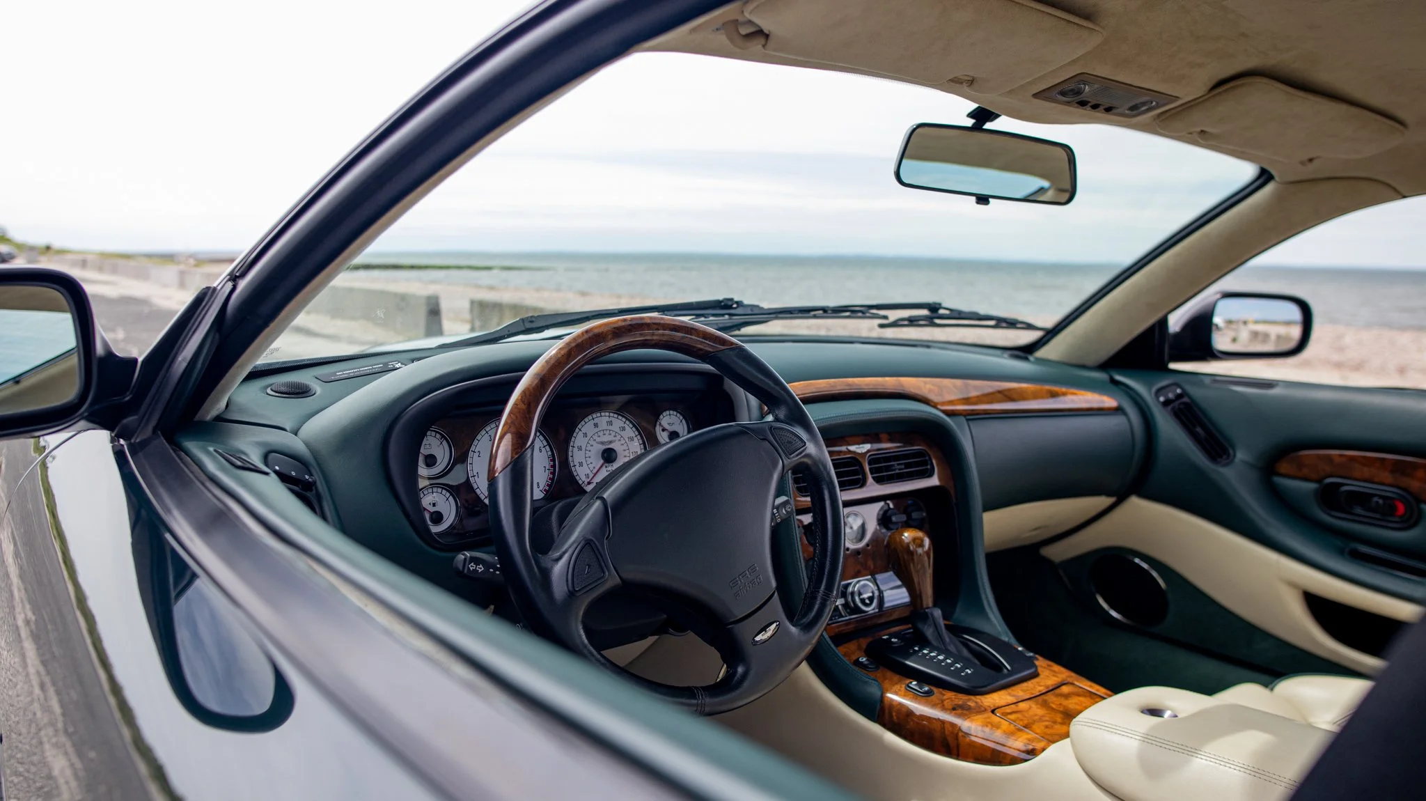 2000 Aston Martin DB7-005.jpg