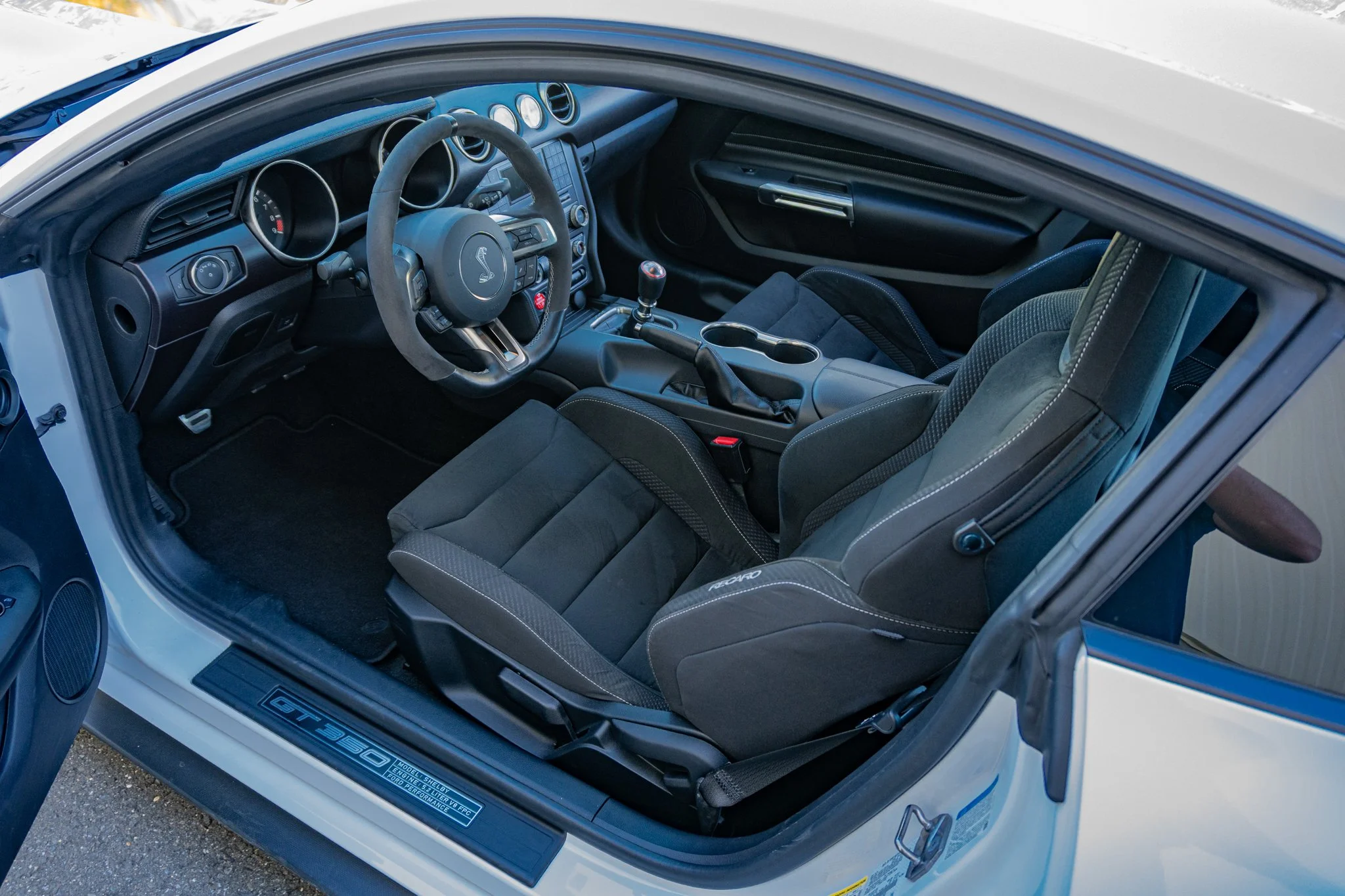 2016 Shelby GT350-042.jpg