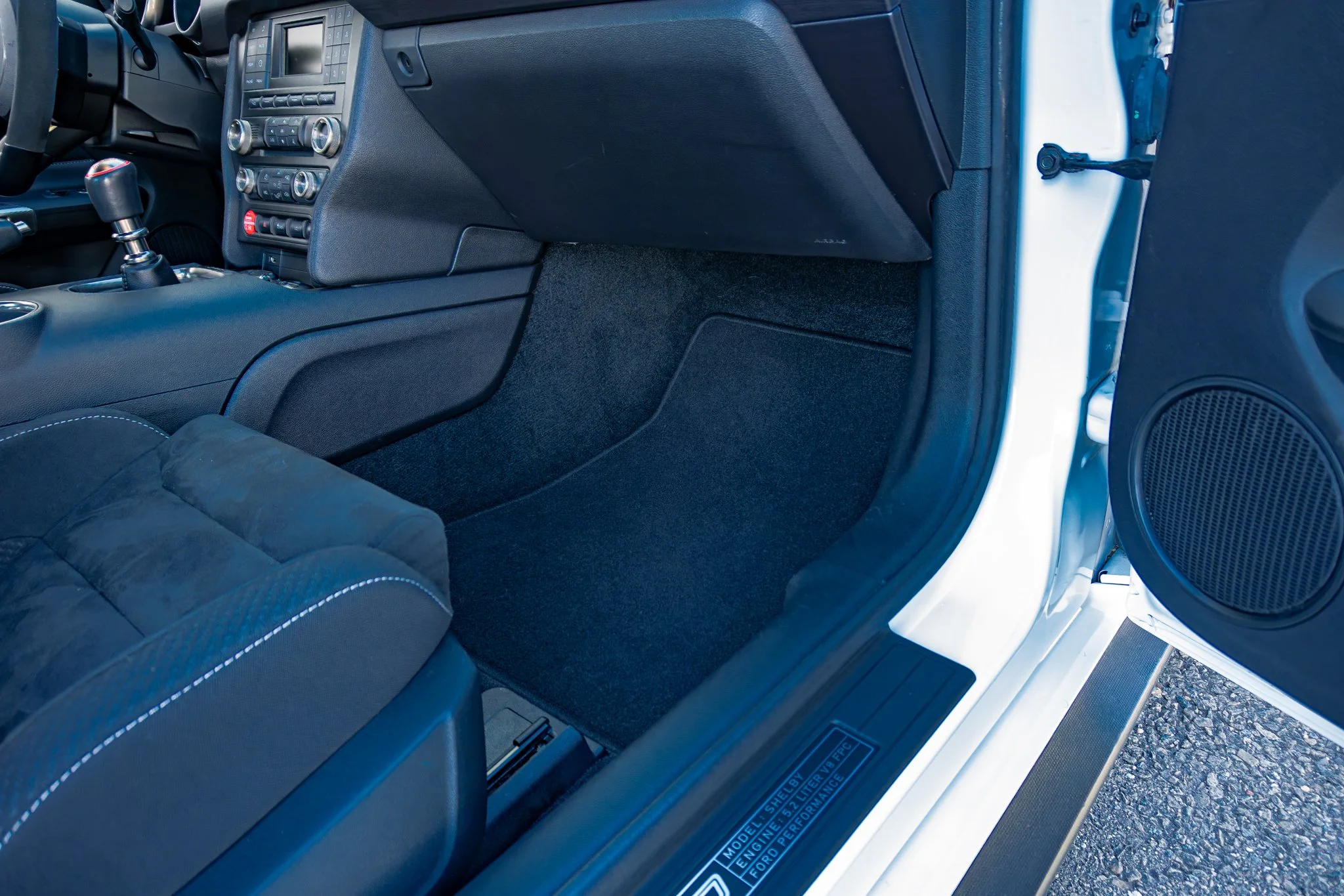 2016 Shelby GT350-023.jpg