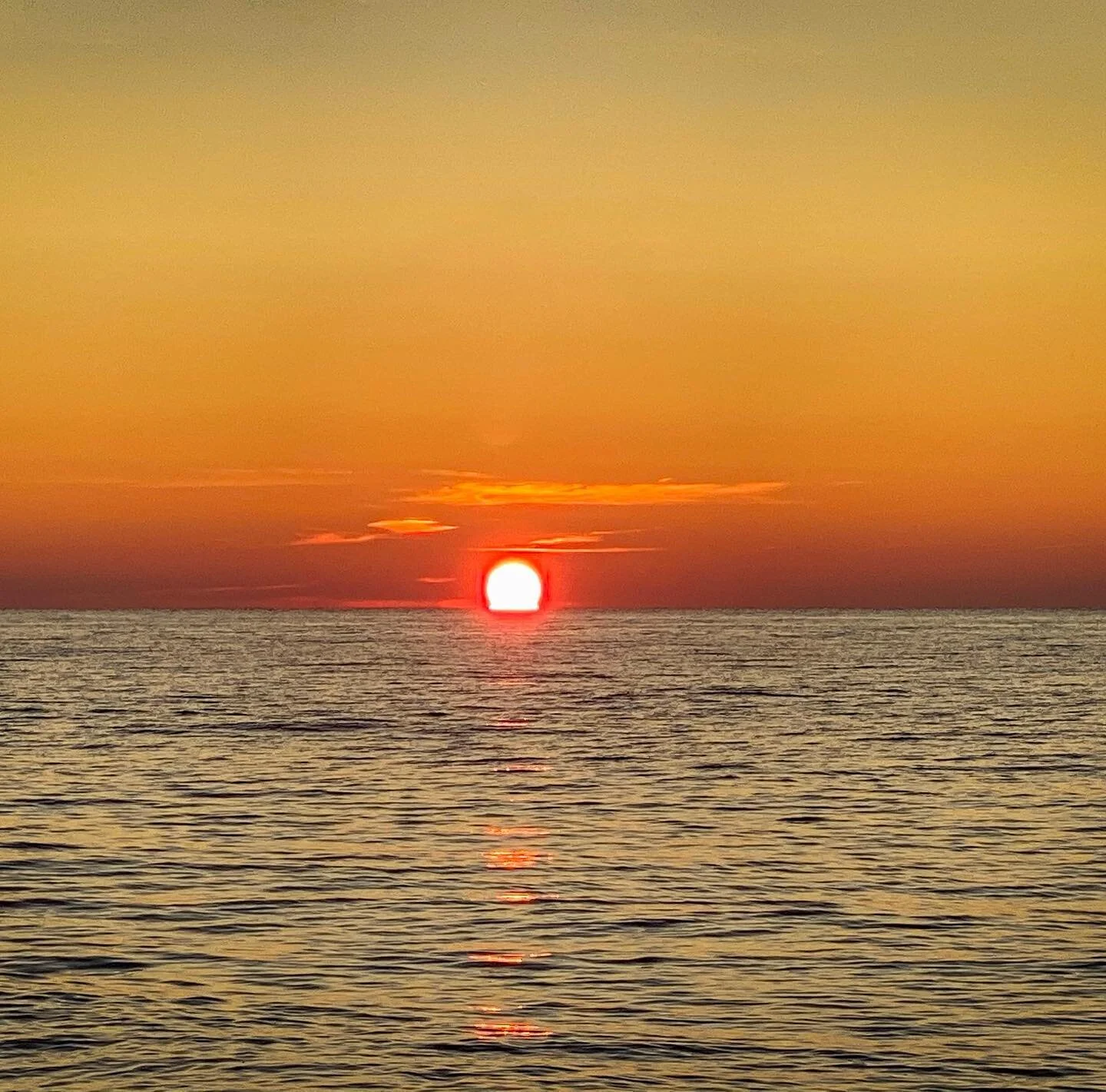 Ich w&uuml;nsche euch ein sch&ouml;nes Wochenende! #sylt #sonnenuntergang #sunset #sch&ouml;neswochenende #naturfotografie #nordsee #nordseeliebe #syltliebe #kampensylt