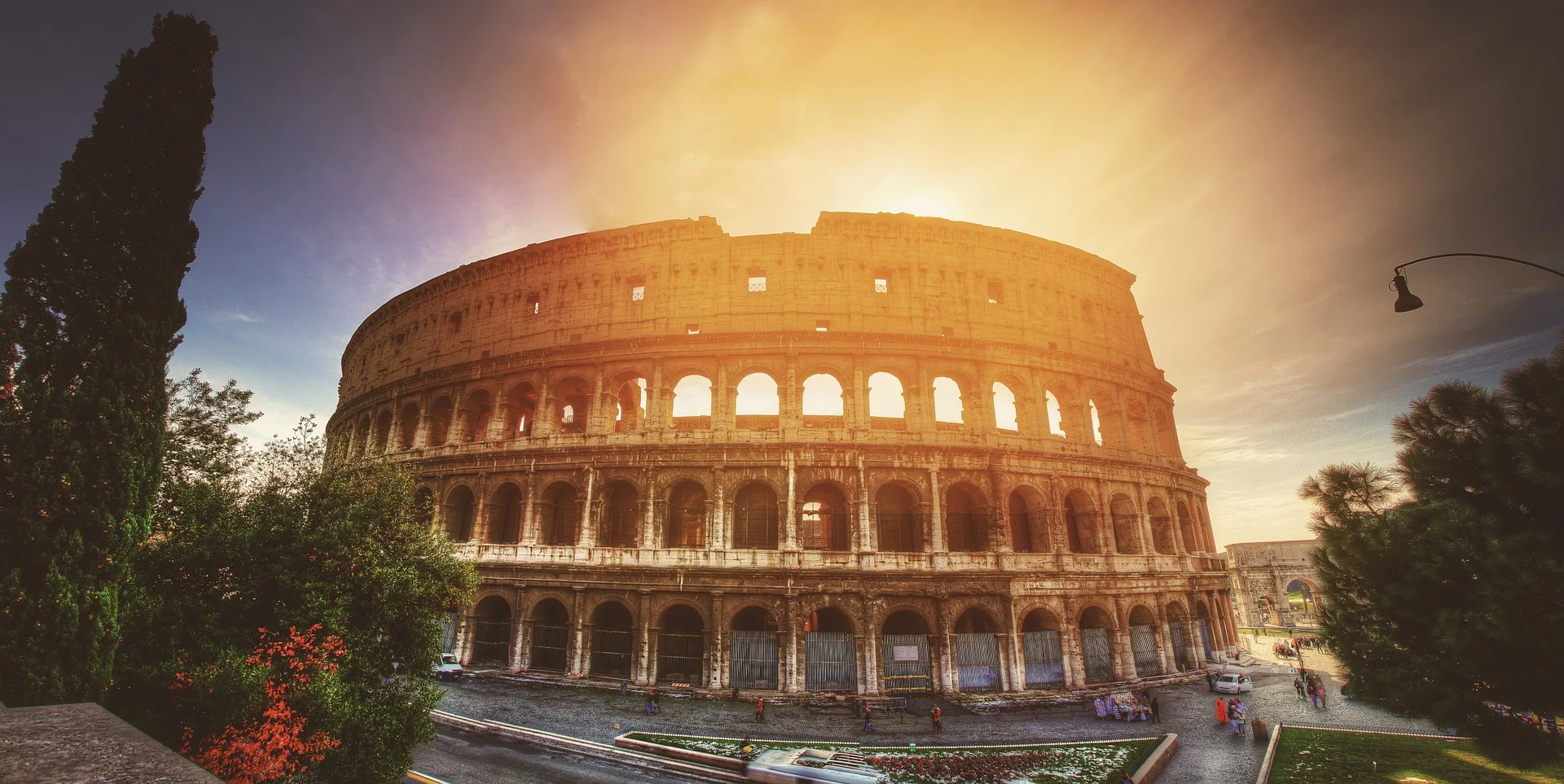 colosseum-792202_1920.jpg