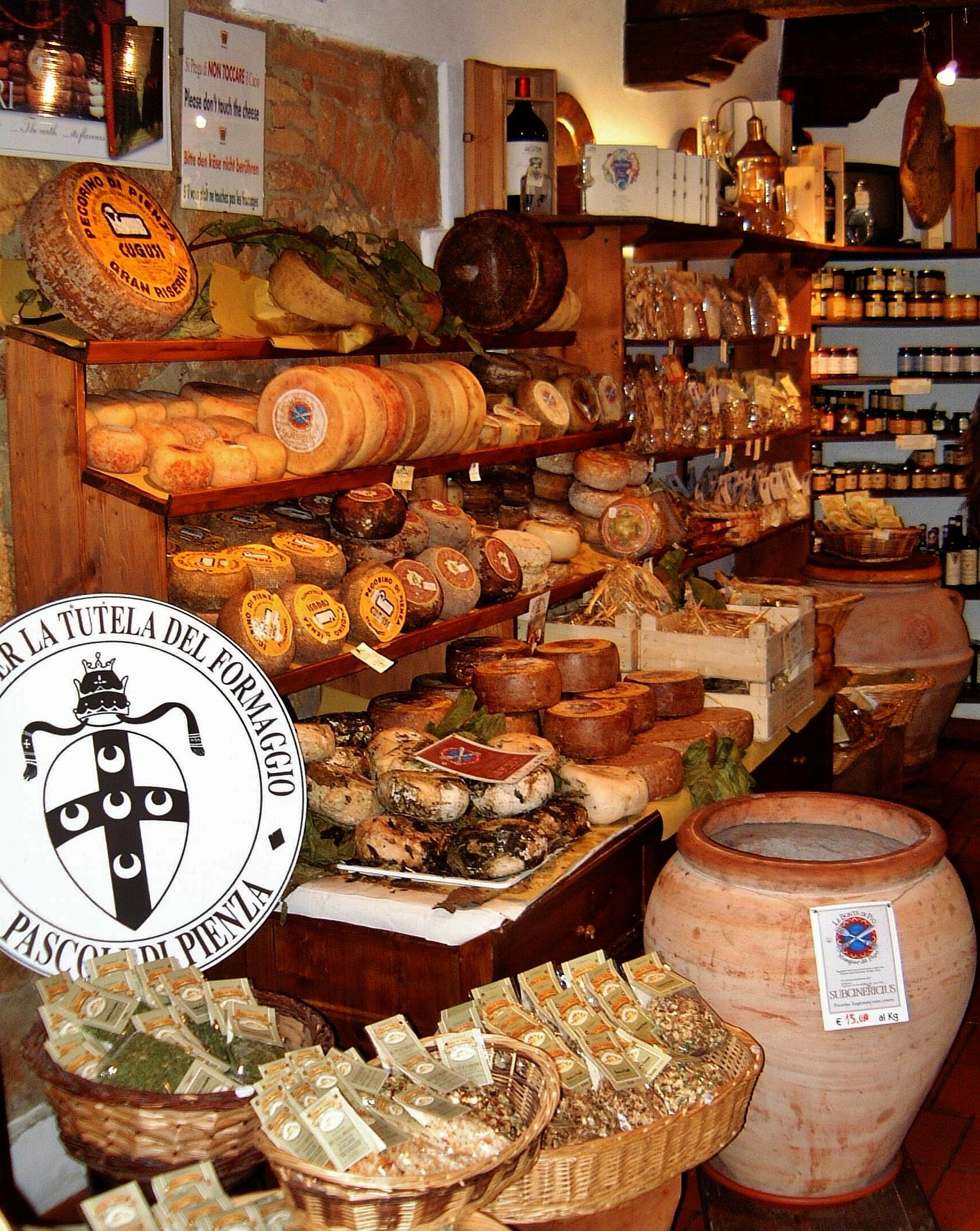 cheese-341750_1920.jpg
