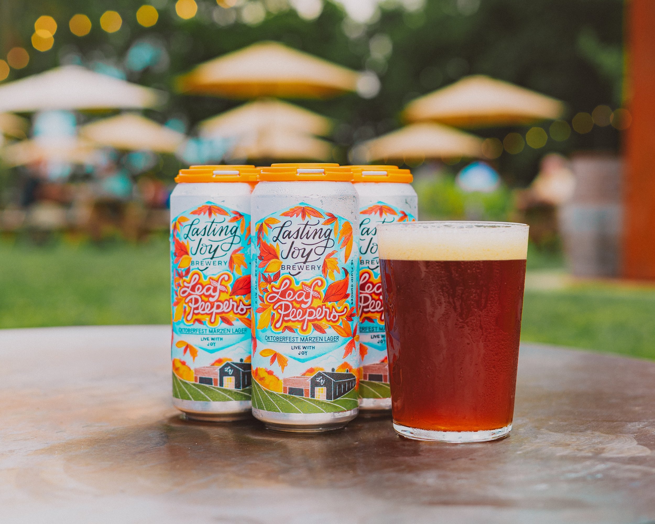 Go ahead, take a look 👀🍃🍂🍁

Leaf Peepers, our Oktoberfest Marzen is here for the season 🧡🩵

Label art by @rowanwilligan , never a robot 🚫🤖