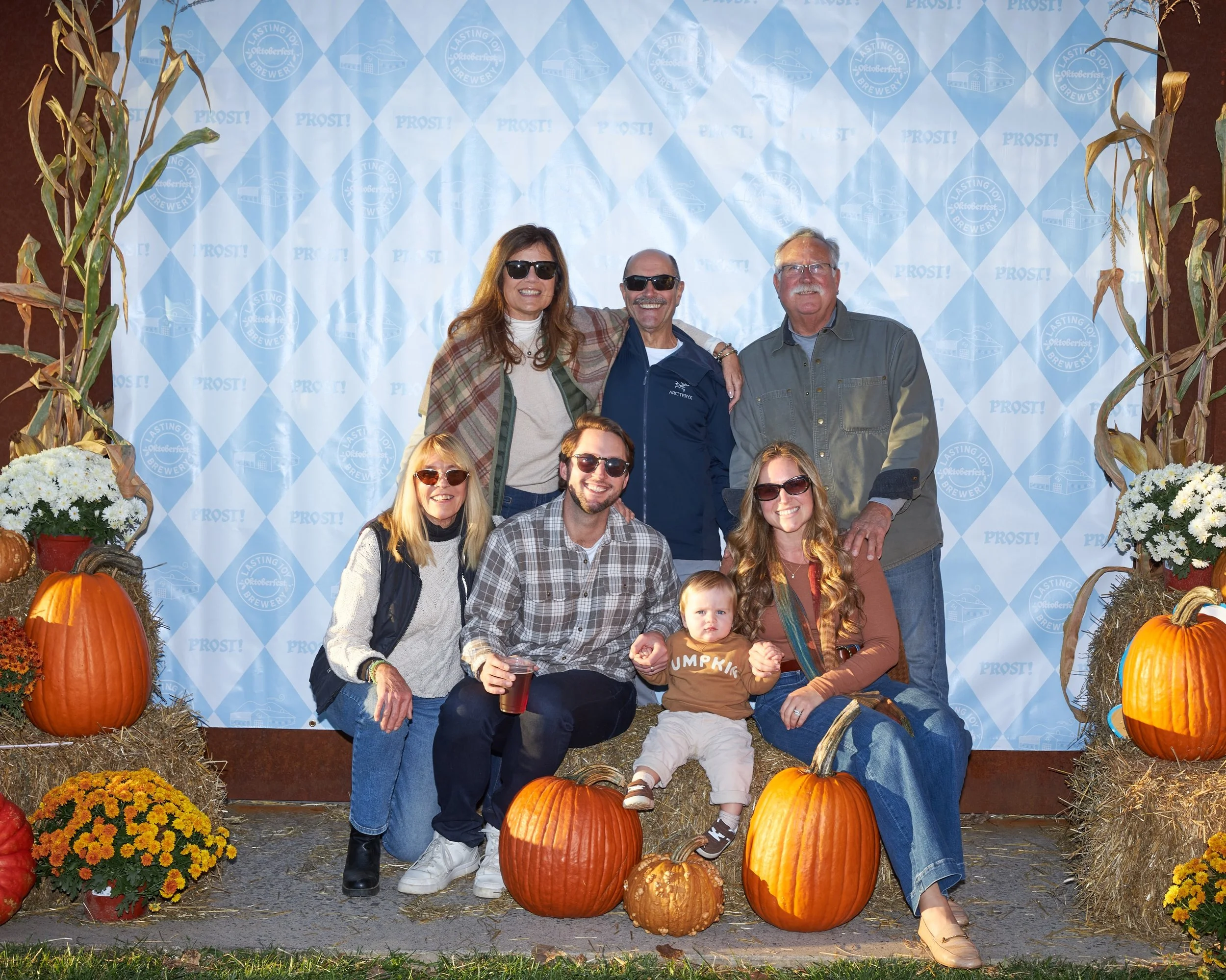 You all looked really cute at Oktoberfest. Just saying. 

📸 @guspinfocus