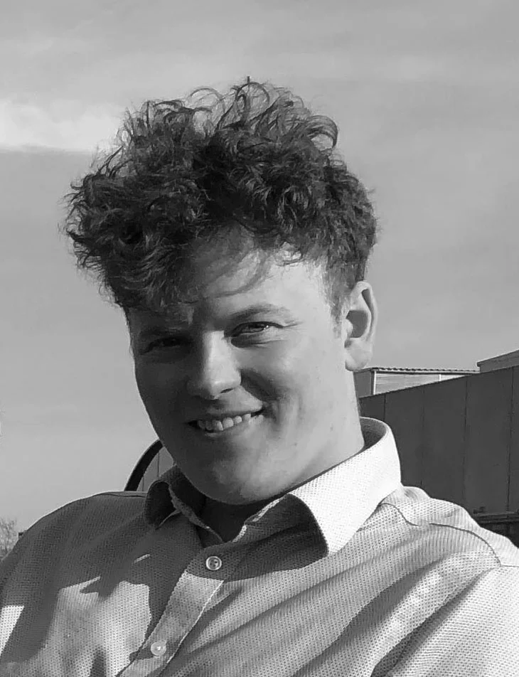 LUKE NAGLE // BA HONS PG DIPARCH Luke achieved his Masters in Architecture in 2014 at Birmingham School of Architecture and has almost completed his Part III studies at London Metropolitan University. During his studies he became fascinated with John Soane’s sequencing of space, with his house museum in particular inspiring his nal year thesis project. Luke is currently tutoring on the Masters course at Birmingham School of Architecture.