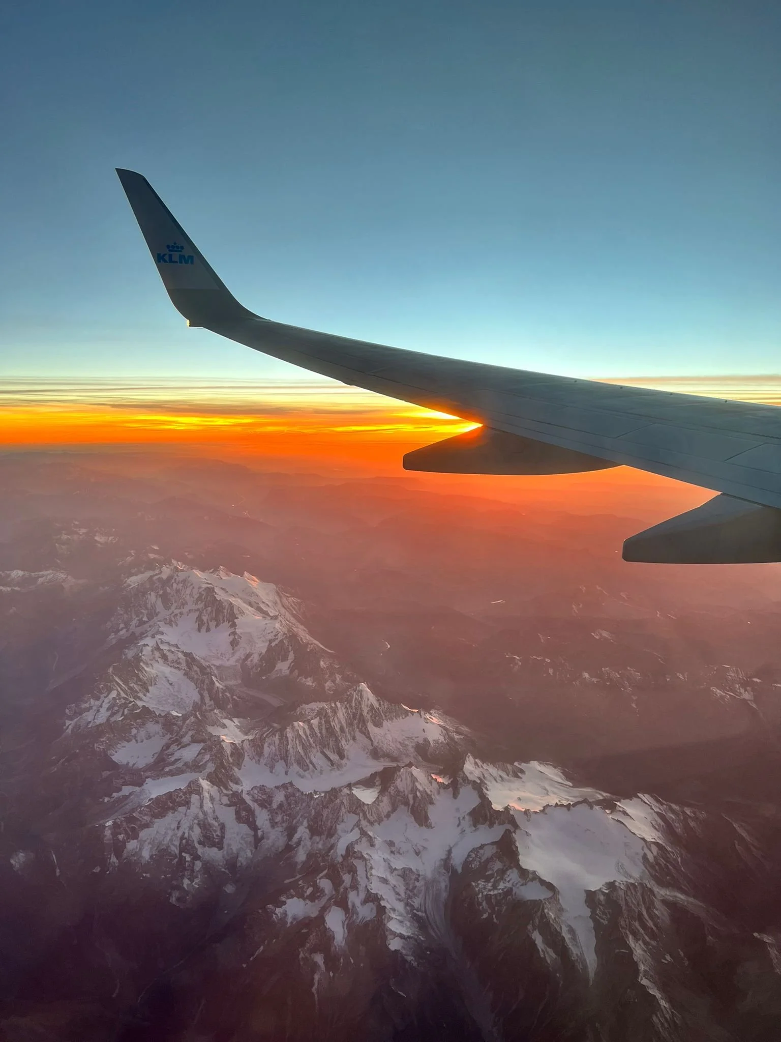 How to navigate an airport and international travel