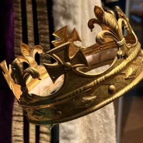 QUEEN ELIZABETH II: HER LIFE IN STYLE 