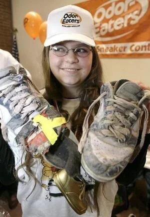 SMELLY SNEAKERS