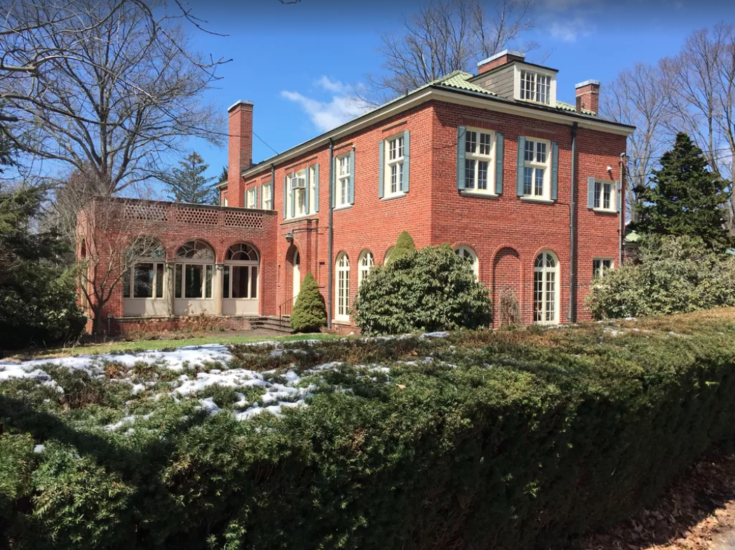 house exterior2.png