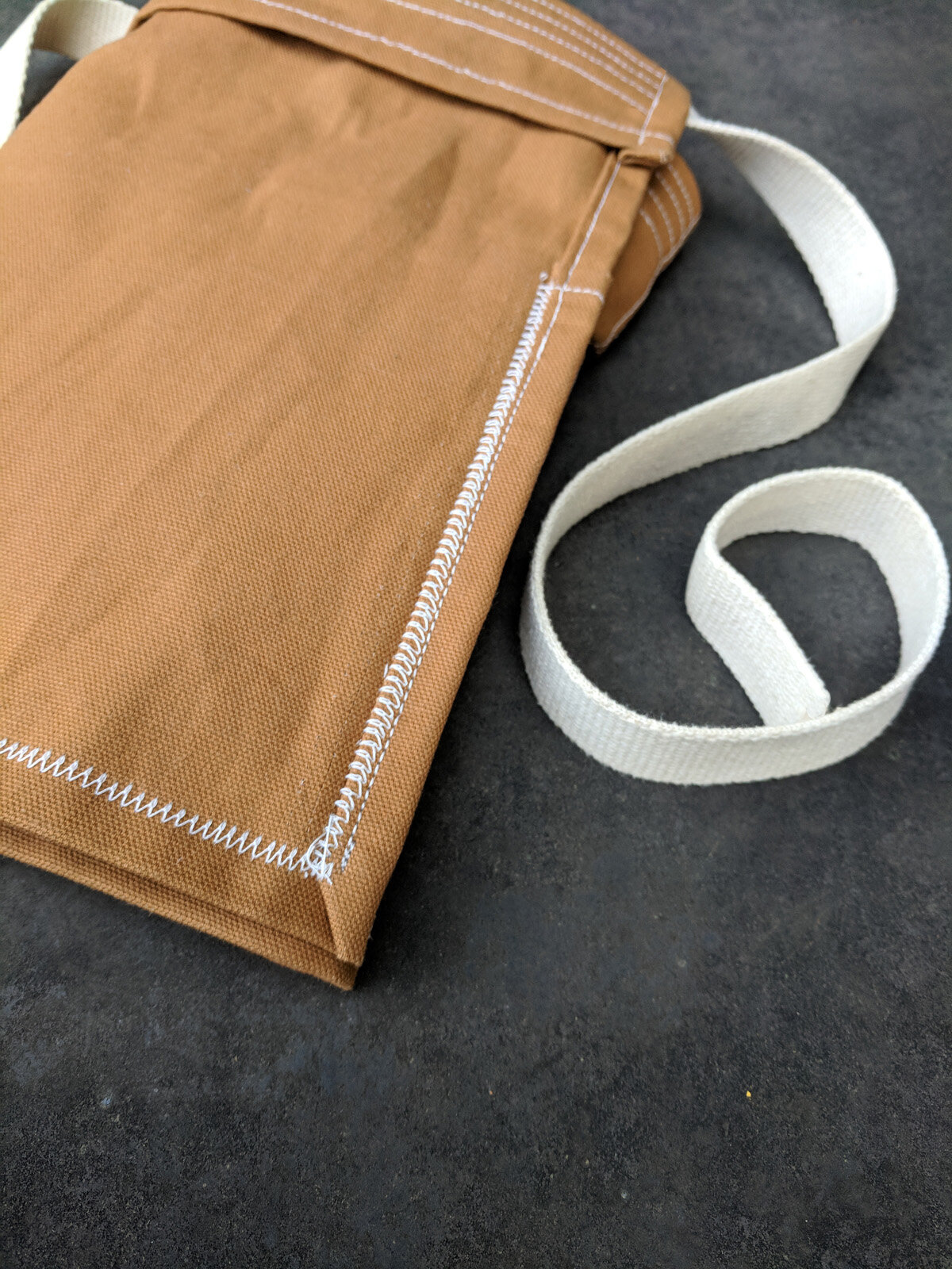 Aprons_Nutmeg_DetailShot_012psd.jpg