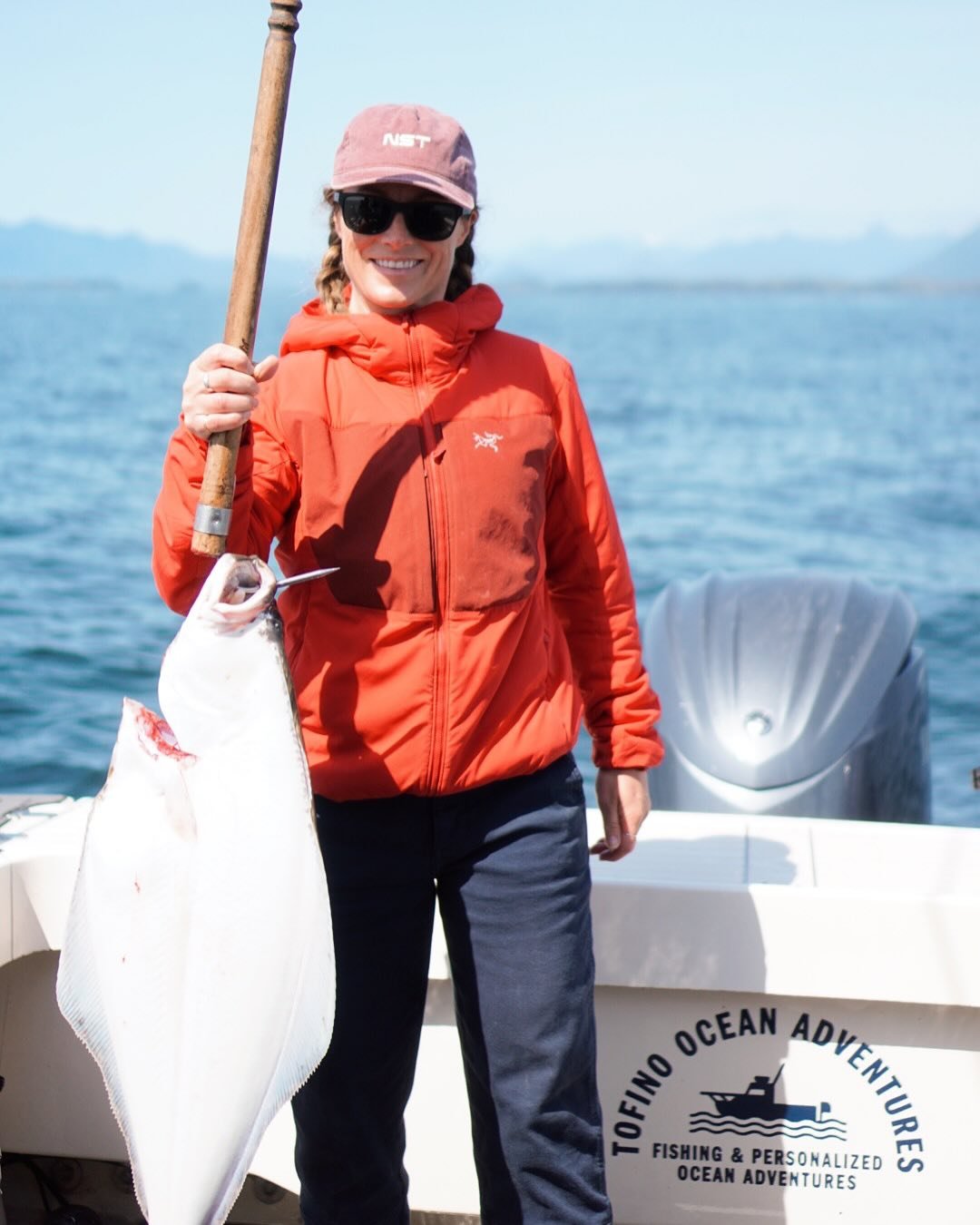 Although halibut size restrictions have gone down this year we are still finding plenty within the legal max limit which is currently 102cms!
With a high yield and amazing quality meat, halibut offers amazing table fare! @benchmadeknifecompany 

Much