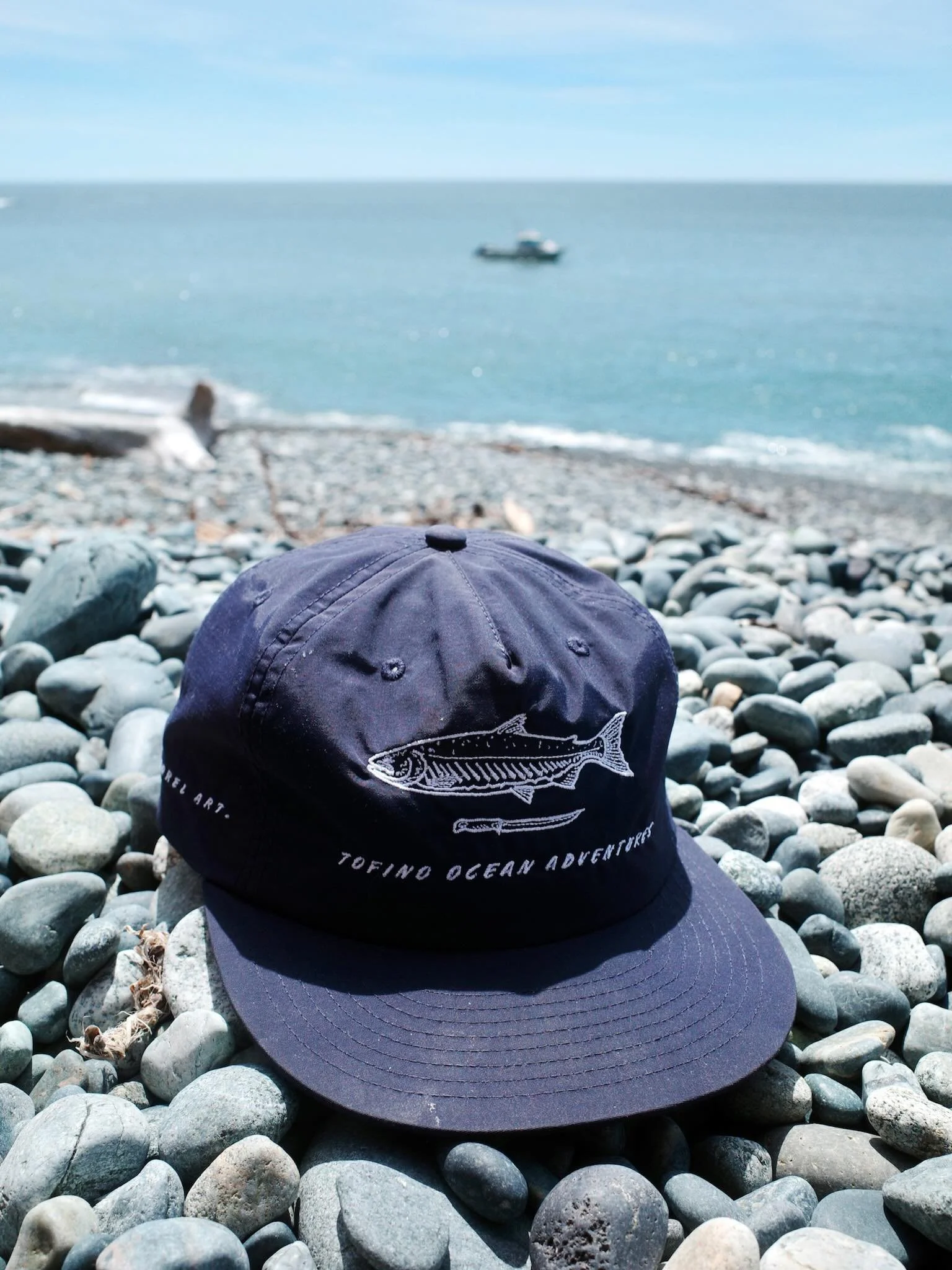 Stoked to be collaborating with our friends @forel.art on a fresh run of Chinook hats featuring our favourite @benchmadeknifecompany 

Available to all charter guests upon request.

#tofinooceanadventures #tofinofishing