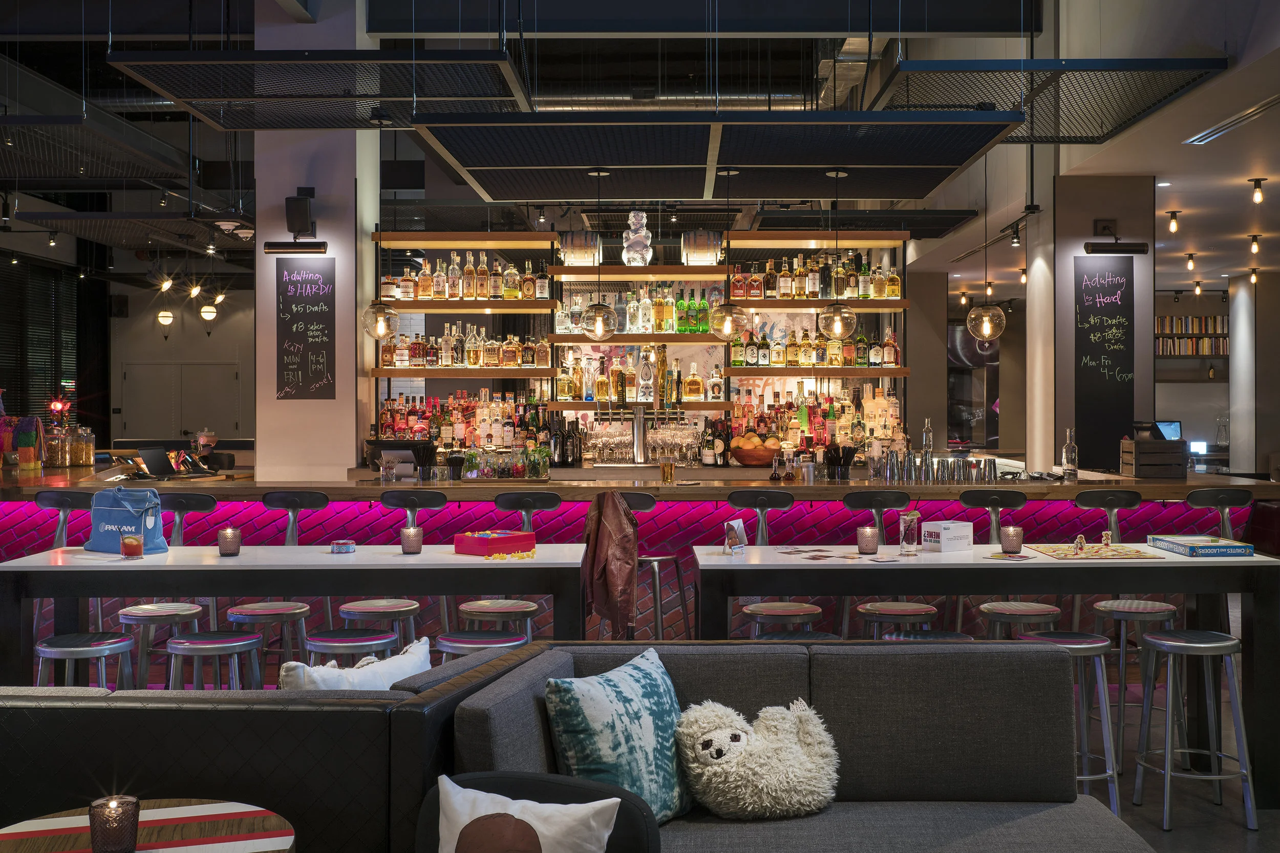 OX_CHIOX_Bar_Moxy copy.jpg