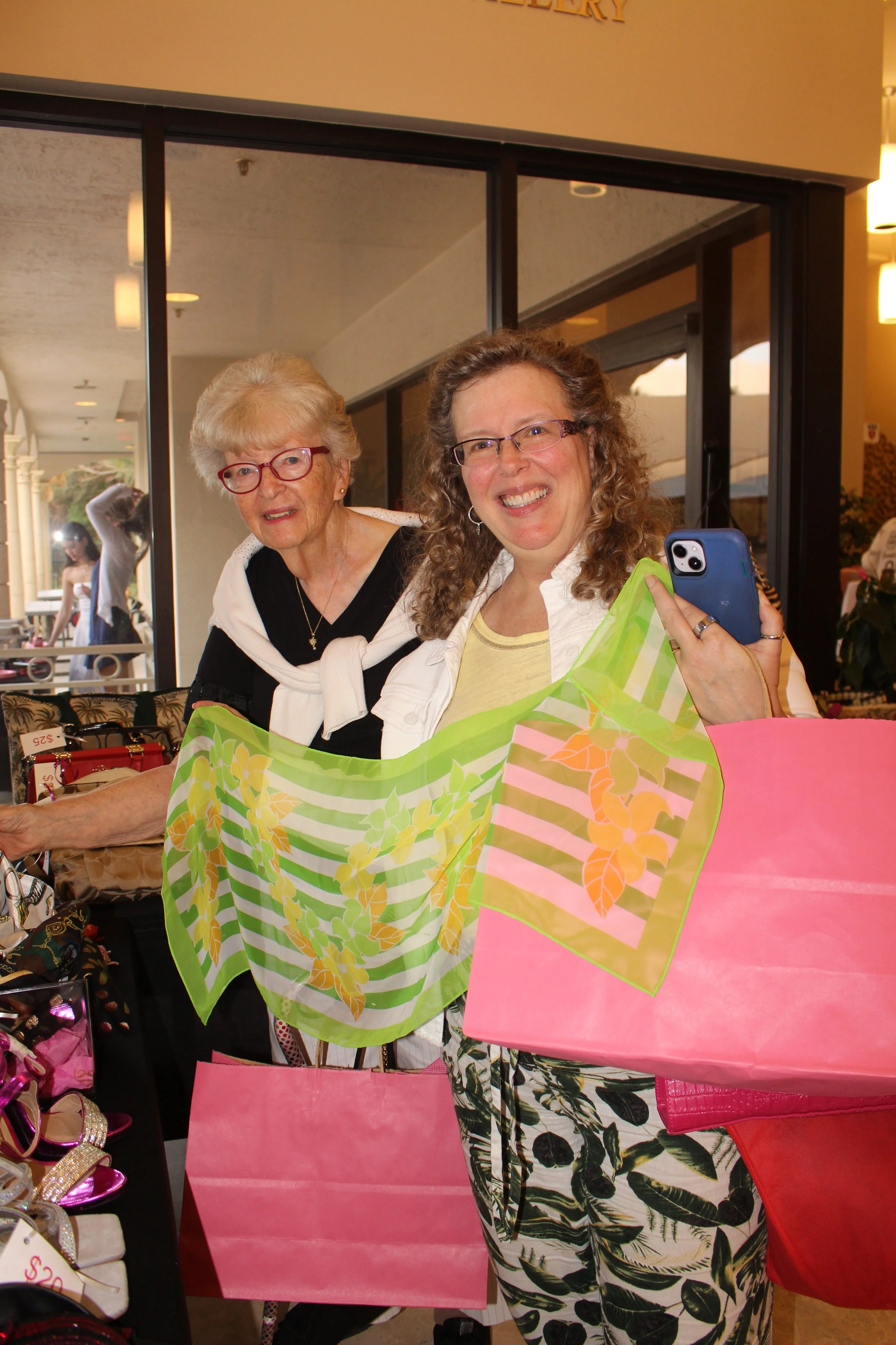 Diana Lenartowicz & Linda Weiksnar.JPG