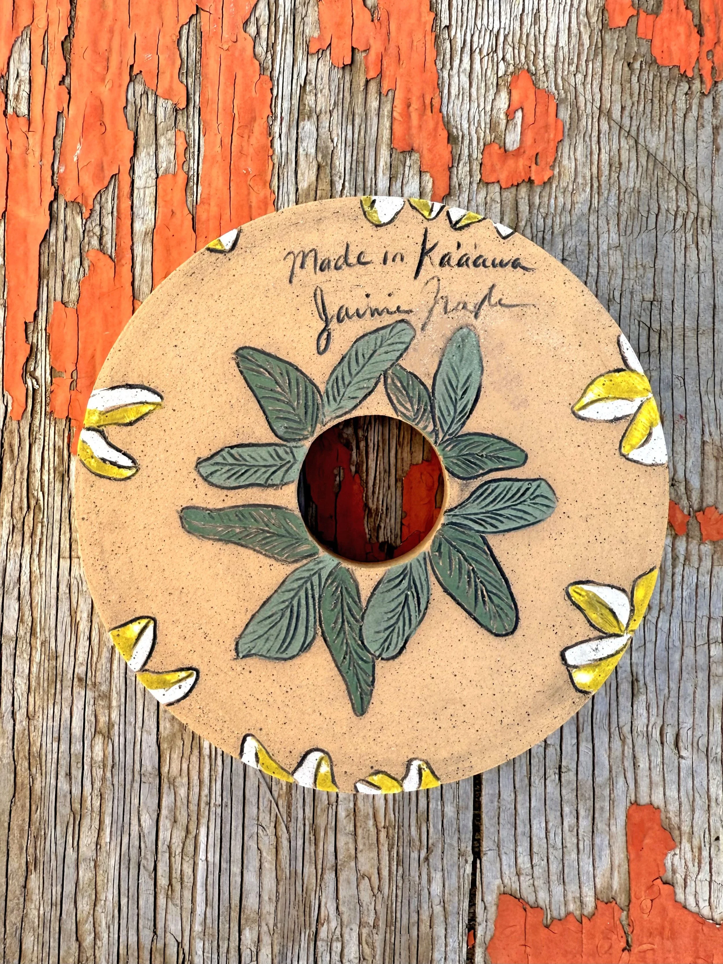 PLumeriaLeiVaseMedium3.jpg