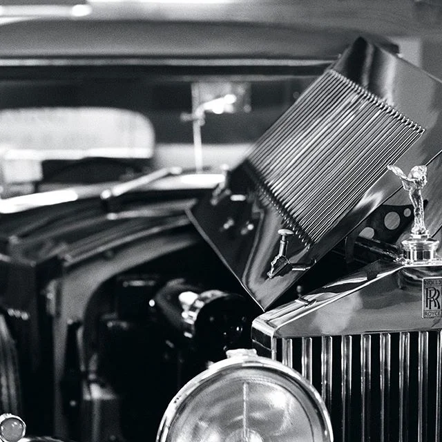 Style is always important. And for Peninsula Hotels, the finest details make all the difference. #1934rollsroyce ⁠
⁠
Photo courtesy of #annieleibovitz #rollsroycephantom #vintagecars #luxurycars #classiccar #AgencySacks #ASclientwork  #adcampaign