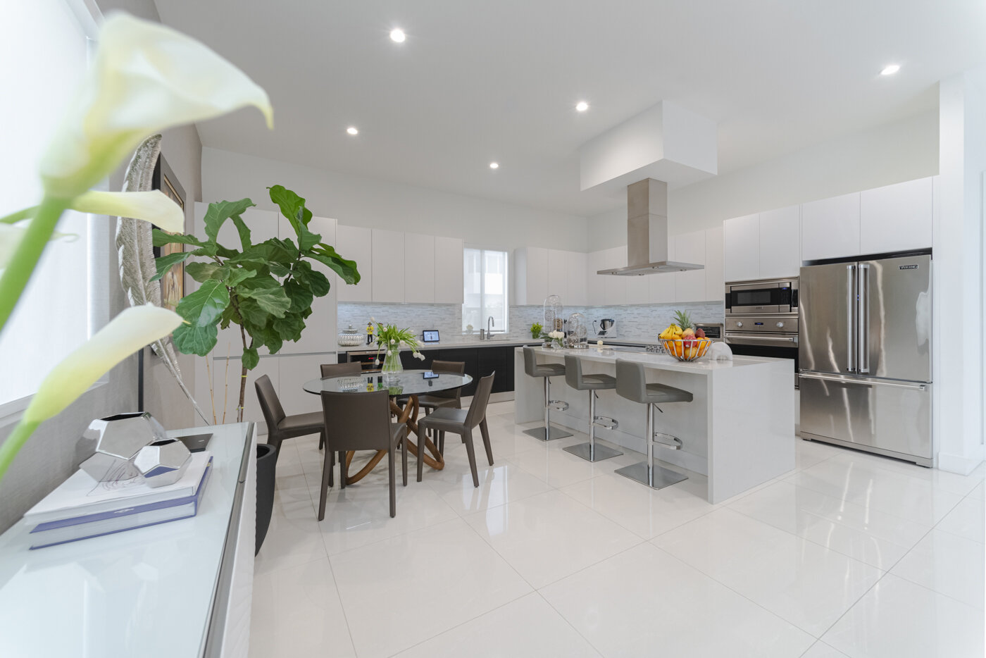 MODERN DORAL DESIGN BY CASANDRA BERNARDO OLMOS PHOTOGRAPHY STUDIO-5.JPG