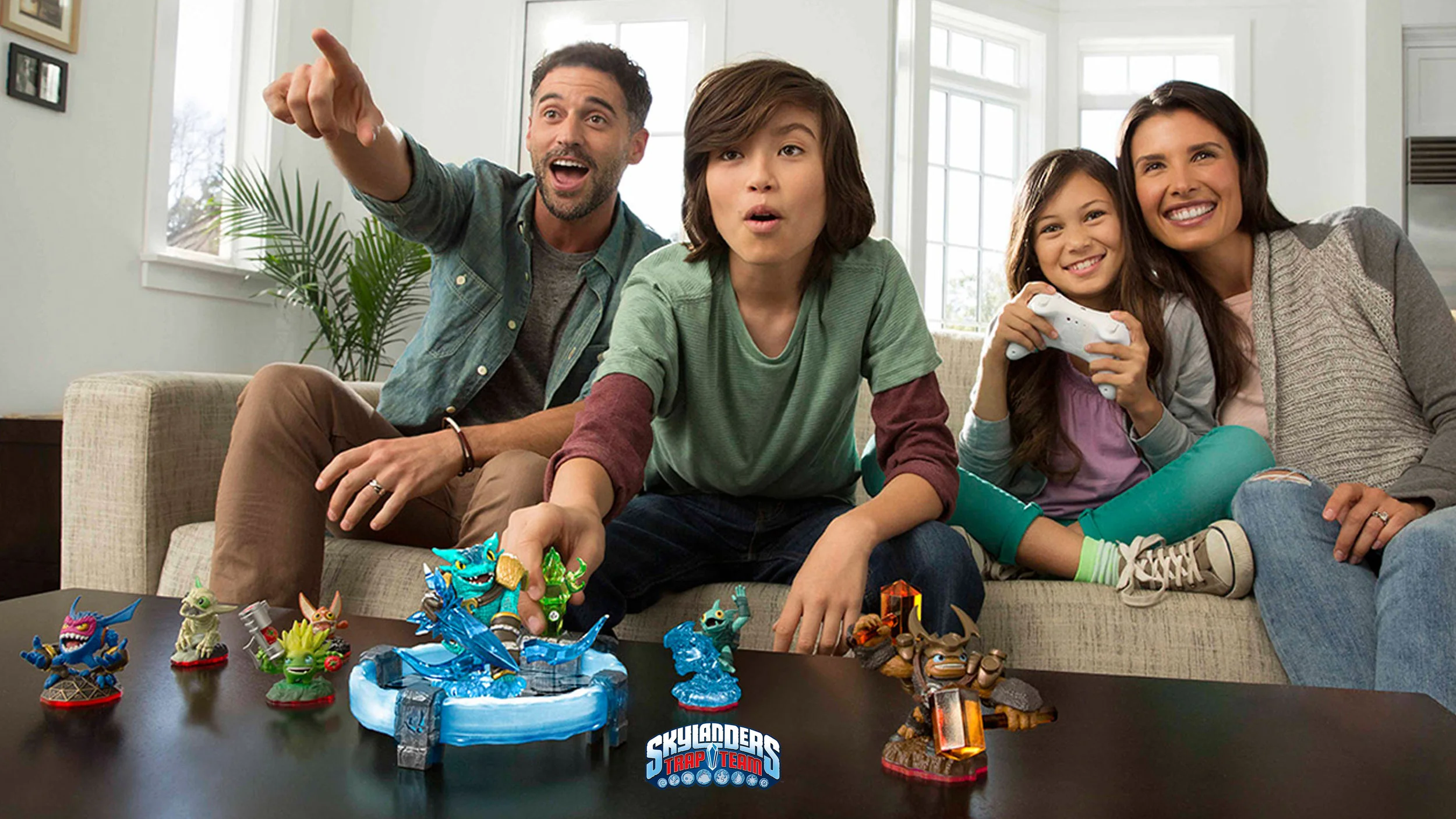 Activision_Skylanders Portal 2014_Cover_17SEP14.jpg