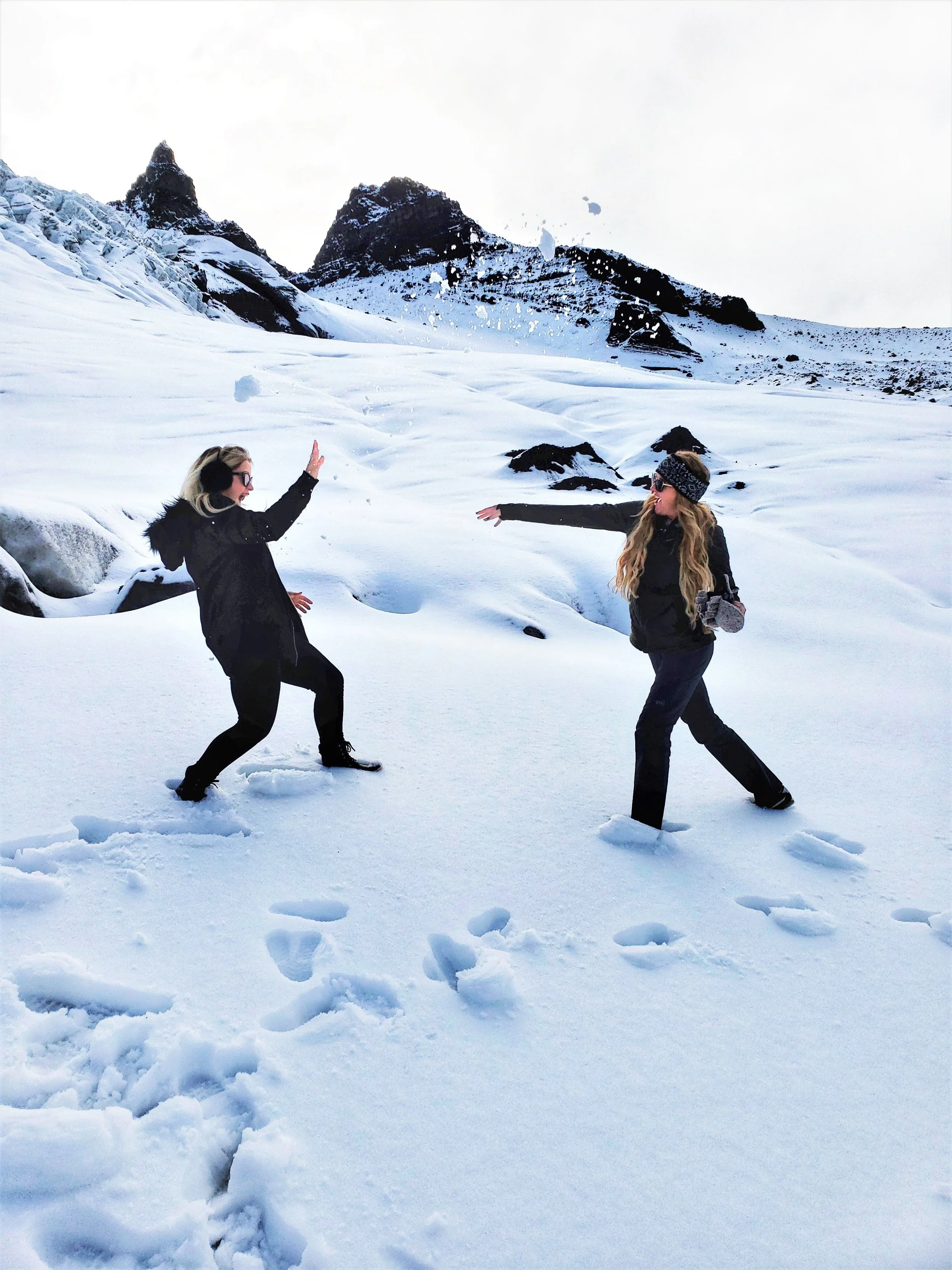 Snowball fight!!