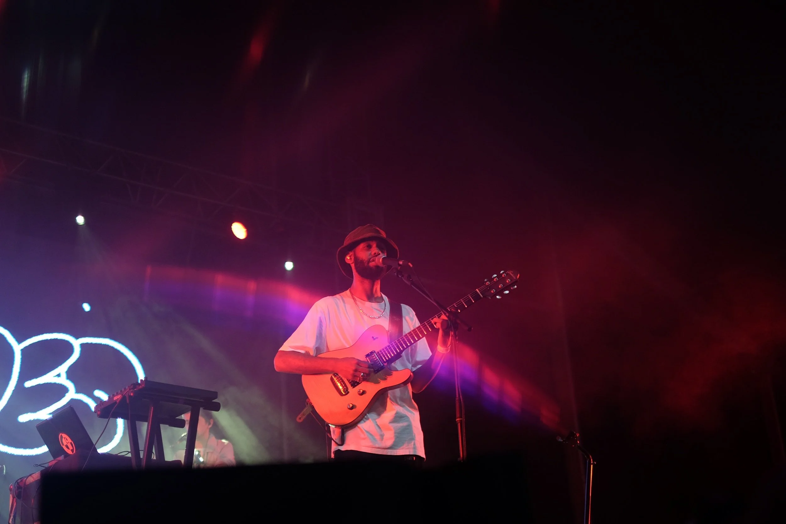 Eu.Clides / Alive 22