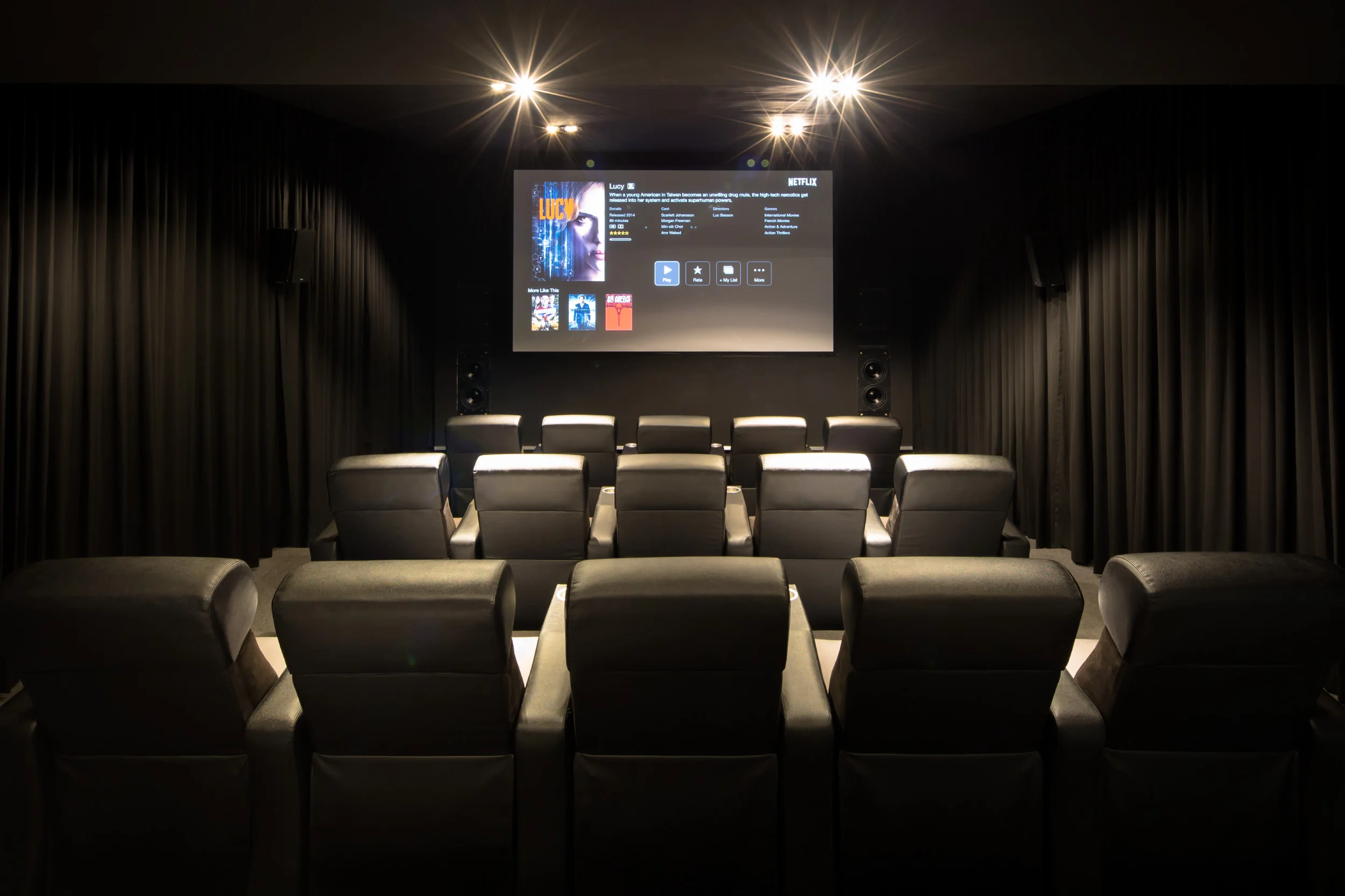 Зал dolby atmos. Dolby atmos европейский зал. Зал dolby atmos. Кинозал dolby. Владивосток — большой зал dolby atmos.