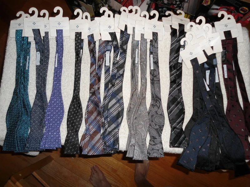 RYAN SEACREST NEW MENS UNTIED BOWTIES MSRP $49.50 on Sale $3.49