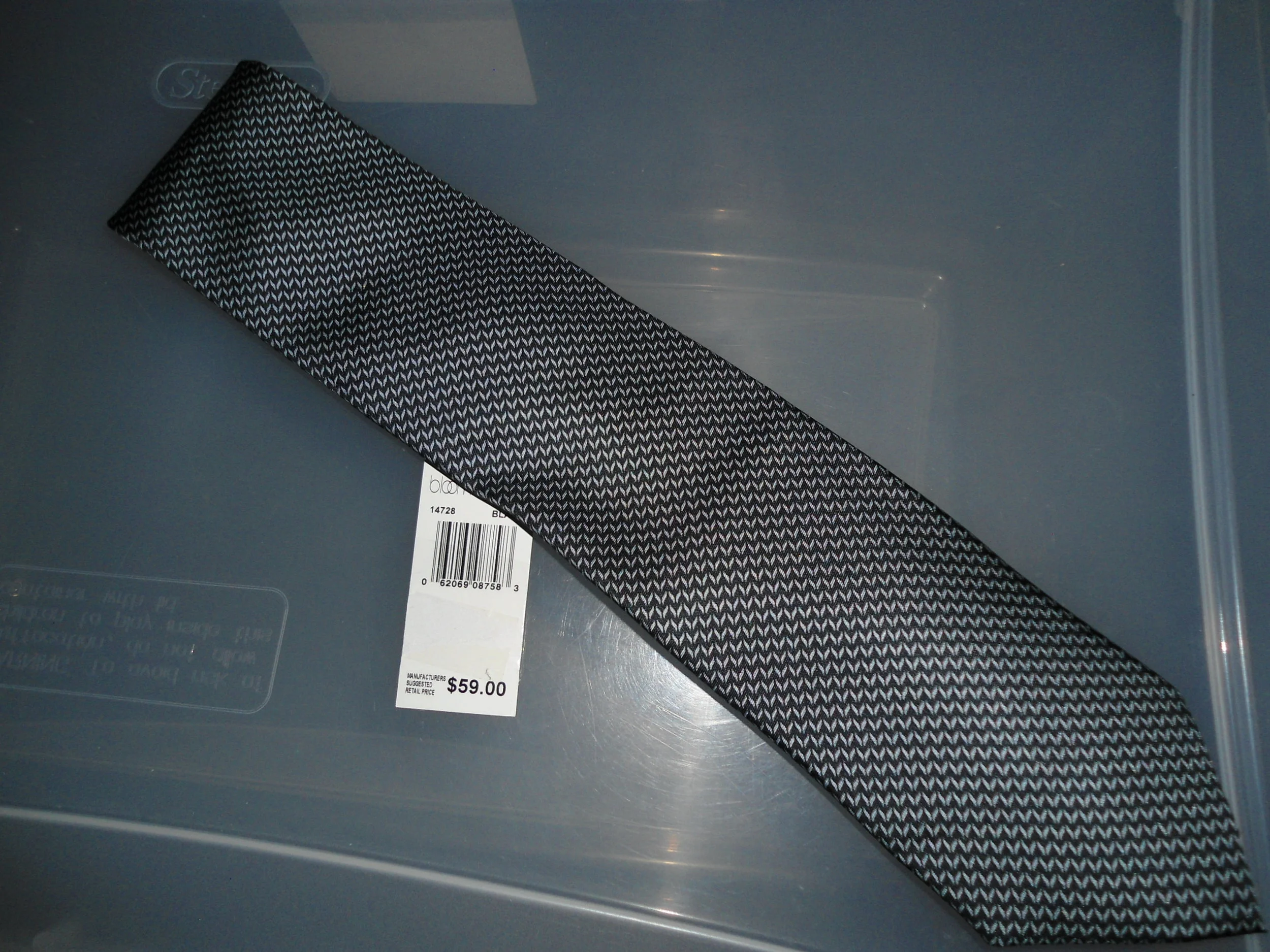 Bloomingdales New Mens Black Arrowhead Design Silk Dress Tie MSRP $59 on Sale $10.99