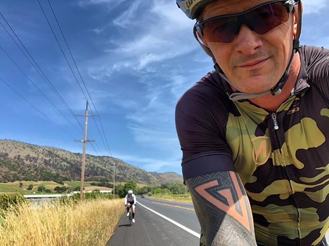 cruising through wine country
__
thinking about doing fun stuff, is not the same as doing fun stuff. the mind will trick you every time!
__
we smashed the dogs early and headed to sonoma // napa to get some exposure. pretty intense seeing all the burn areas (you can see the hills behind us here), but people were out, spending money, drinking vino, and enjoying this very amazing place. other than a couple of roads, my prostate got smashed, as it seems most of the roads out here are not part of infrastructure rebuild. no tire changes needed.
__
@powerspeedendurance @rvcasport